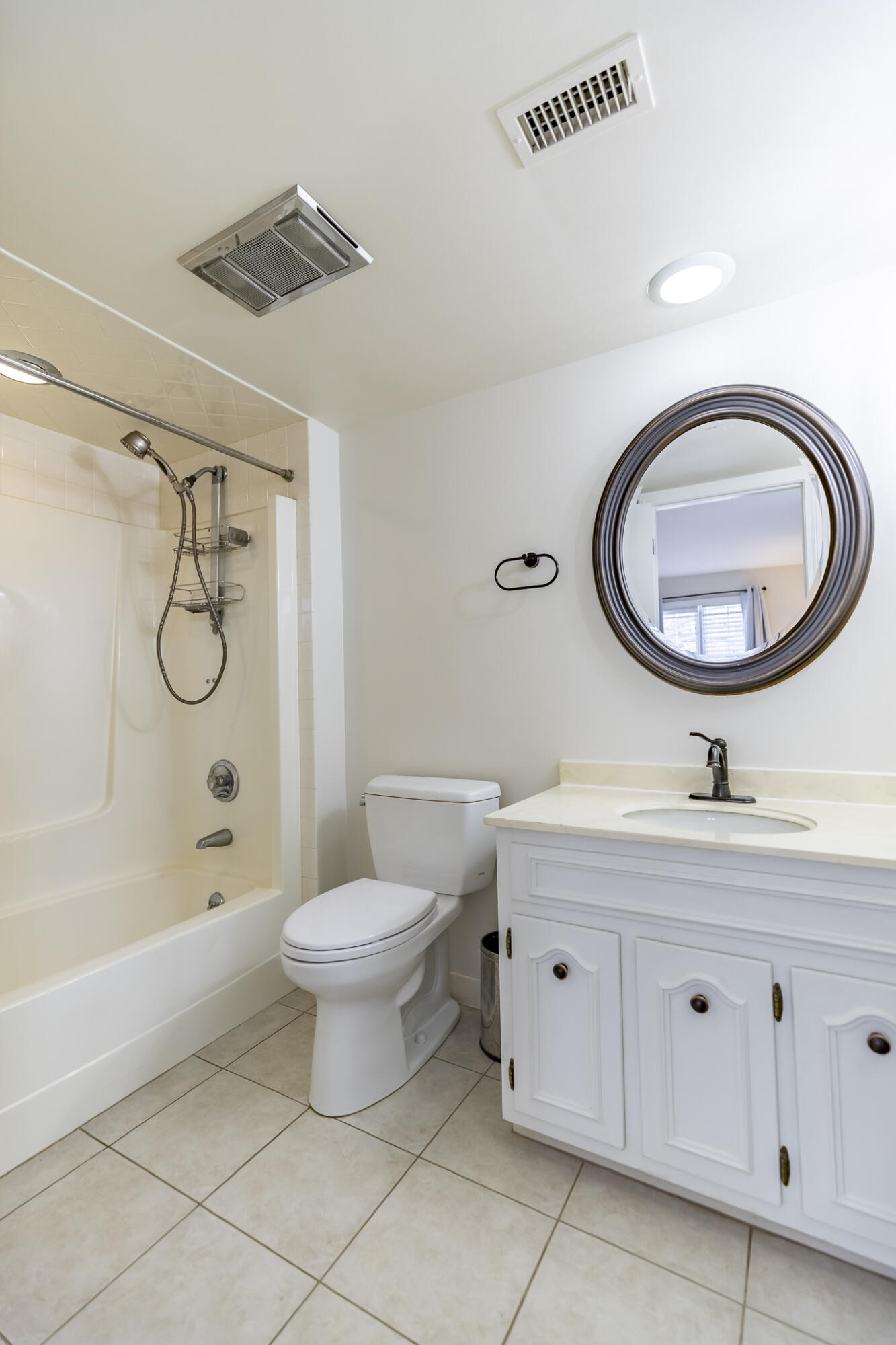 2288 Bordeaux Walk, Highland, IN #D2, 46322; Image #16
