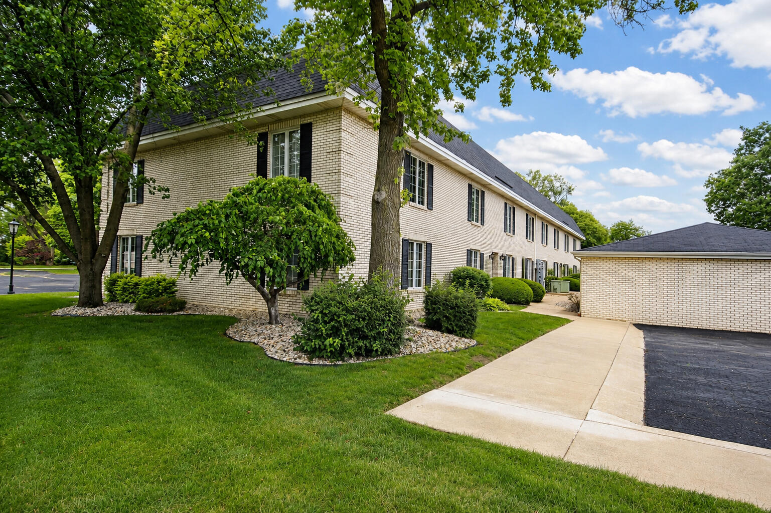 2288 Bordeaux Walk, Highland, IN #D2, 46322; Image #4