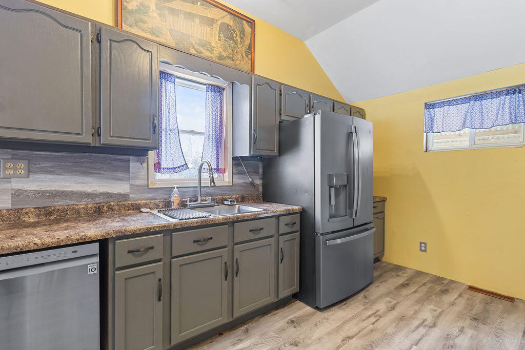 214 Woodlawn Avenue, Chesterton, IN 46304; Image #12
