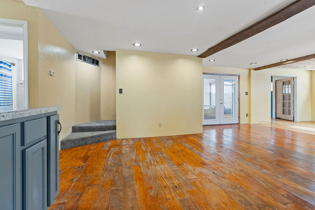 214 Woodlawn Avenue, Chesterton, IN 46304; Image #23