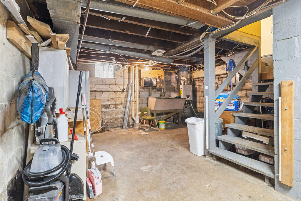 214 Woodlawn Avenue, Chesterton, IN 46304; Image #41