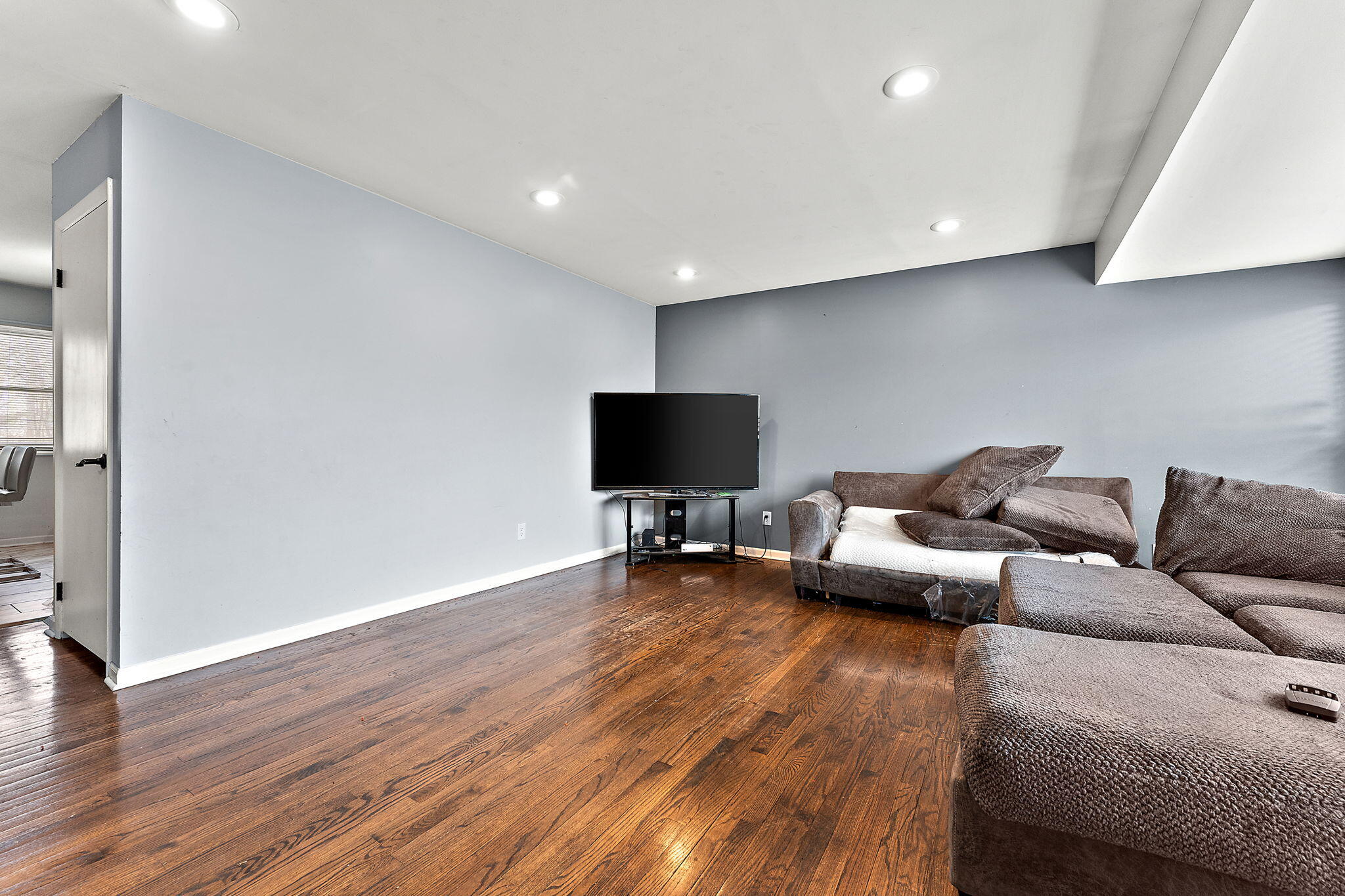1142 W 72nd Lane, Merrillville, IN 46410; Image #2