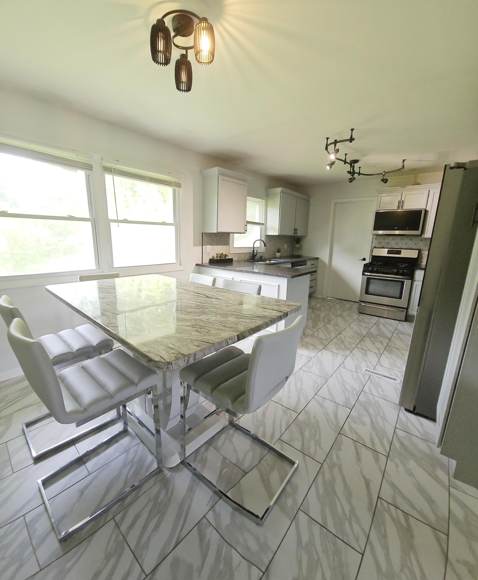 1142 W 72nd Lane, Merrillville, IN 46410; Image #4