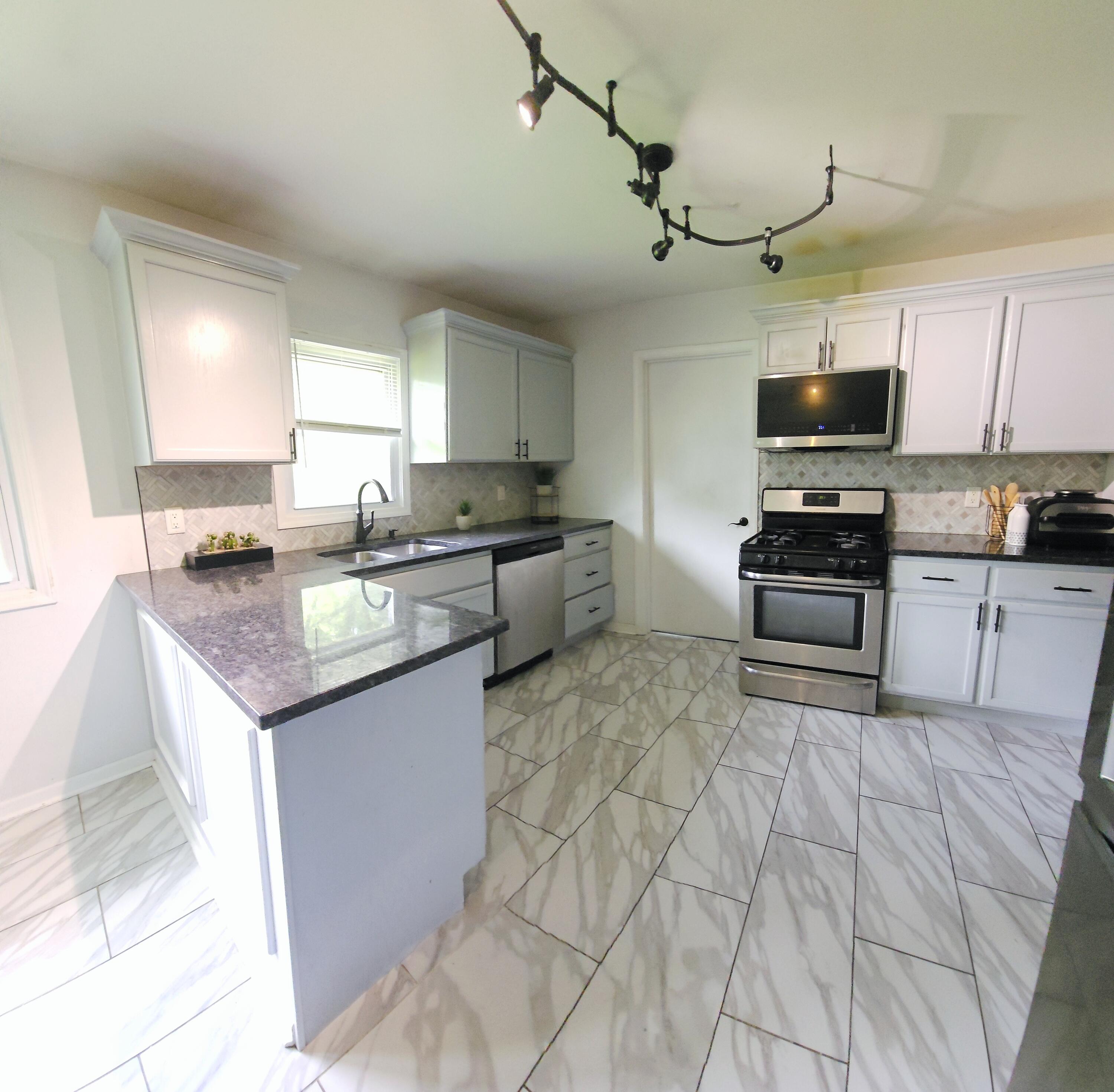 1142 W 72nd Lane, Merrillville, IN 46410; Image #5