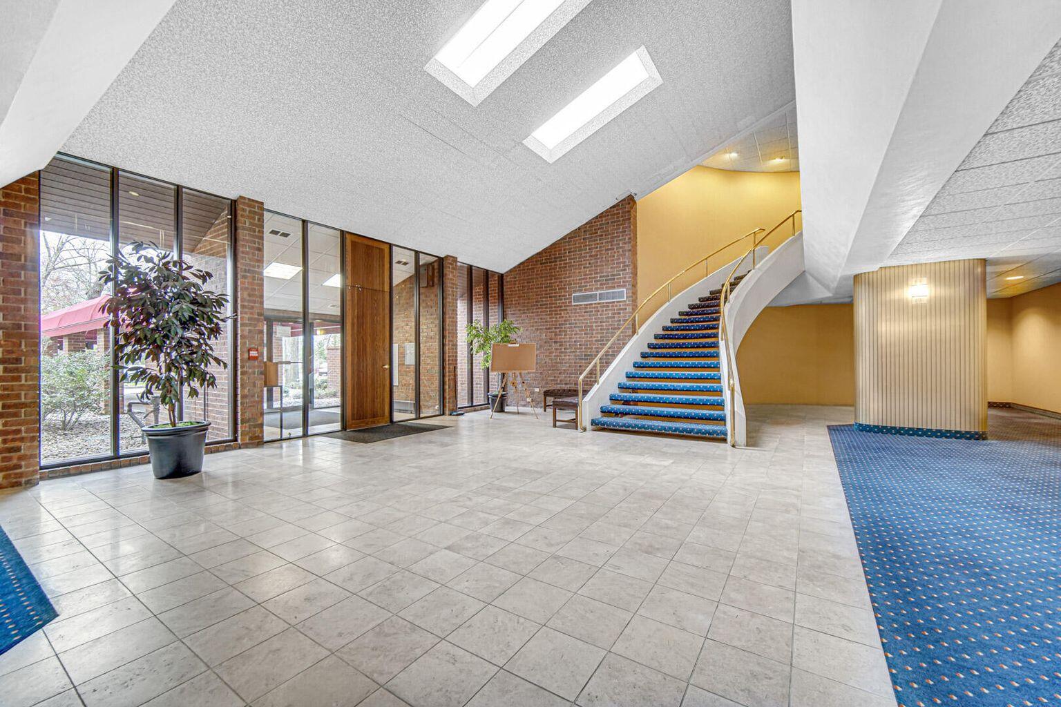 910 Ridge Road, Munster, IN #405, 46321; Image #33