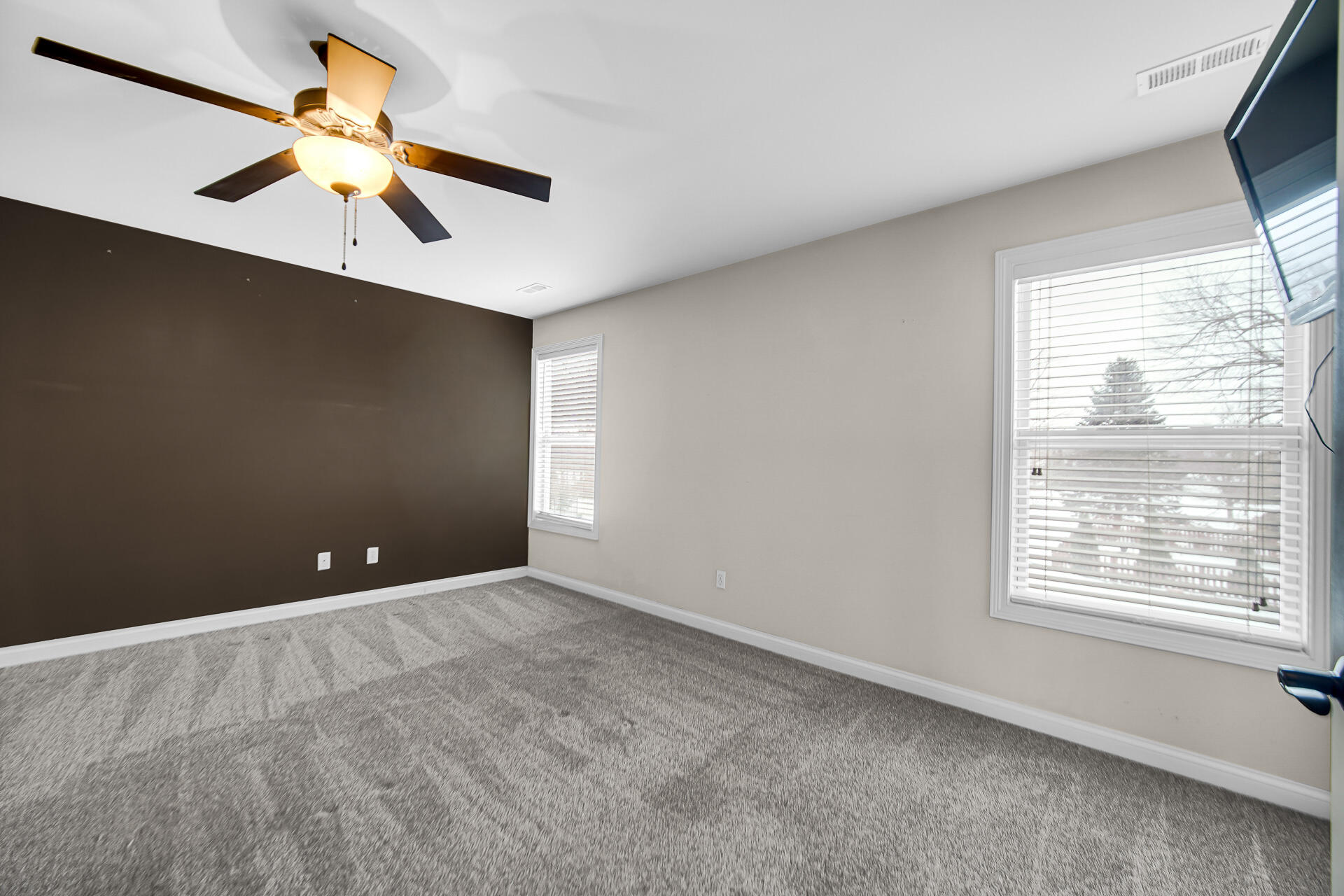 8 W Shakespeare Drive, Valparaiso, IN 46385; Image #16