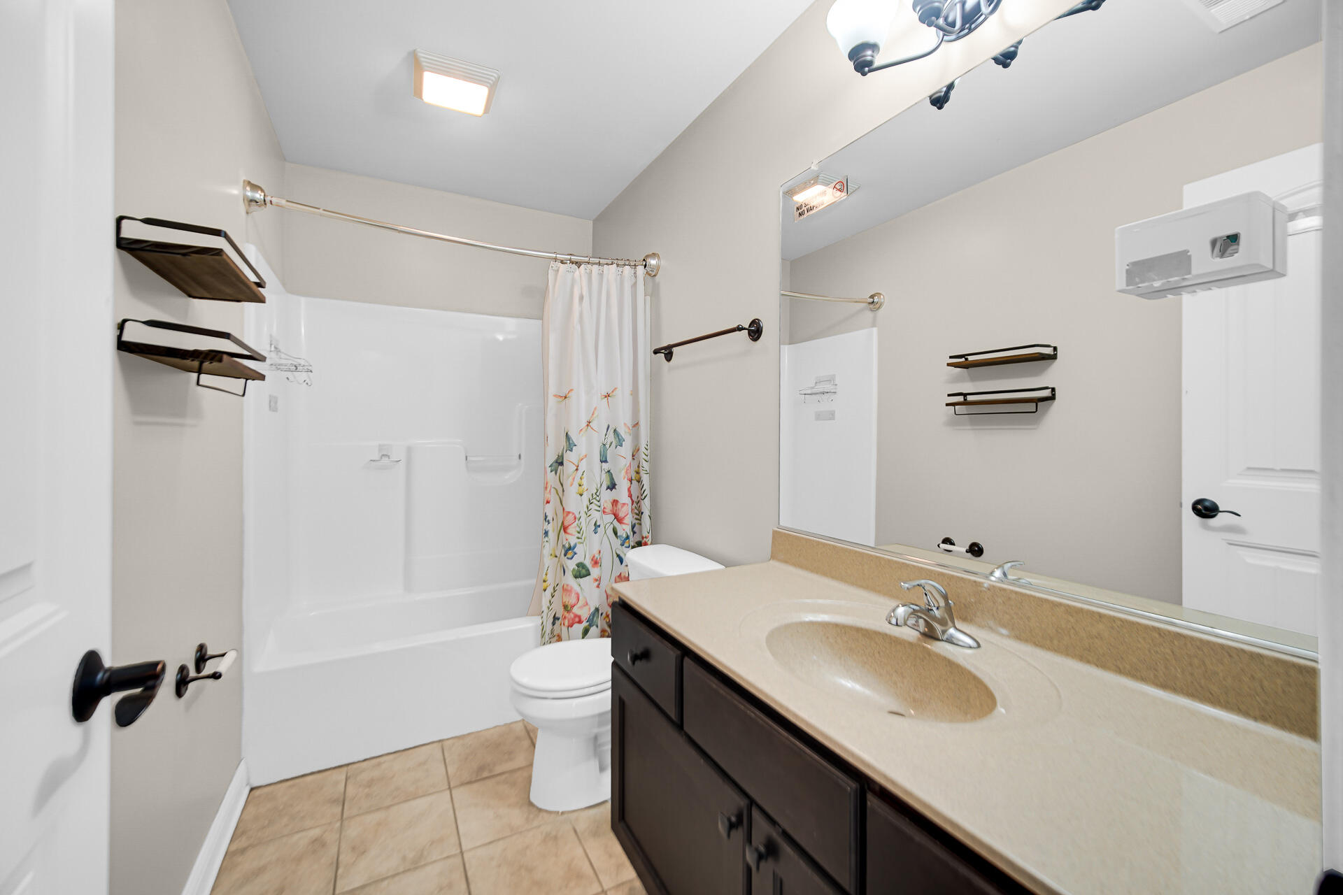 8 W Shakespeare Drive, Valparaiso, IN 46385; Image #17