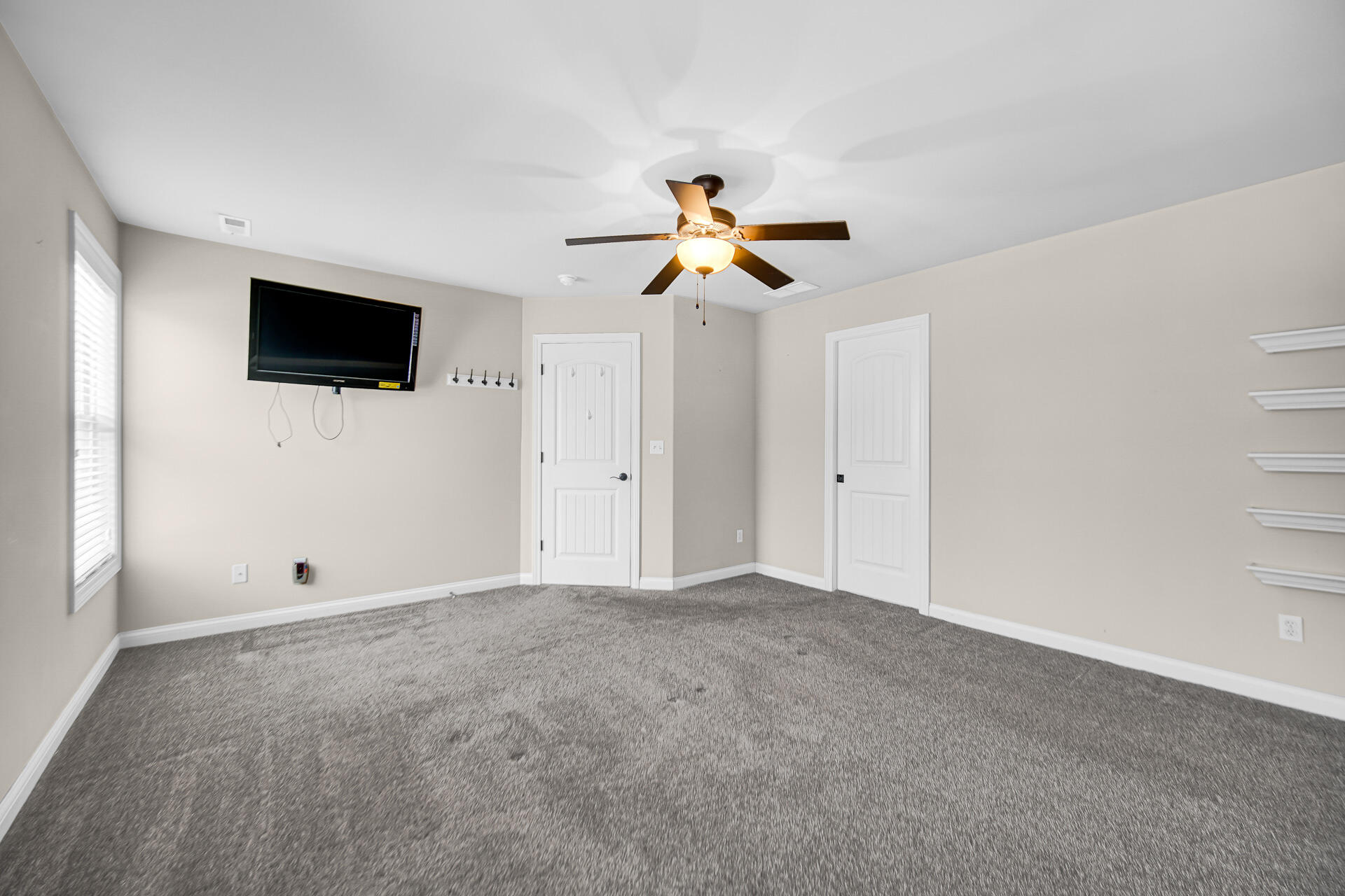 8 W Shakespeare Drive, Valparaiso, IN 46385; Image #18