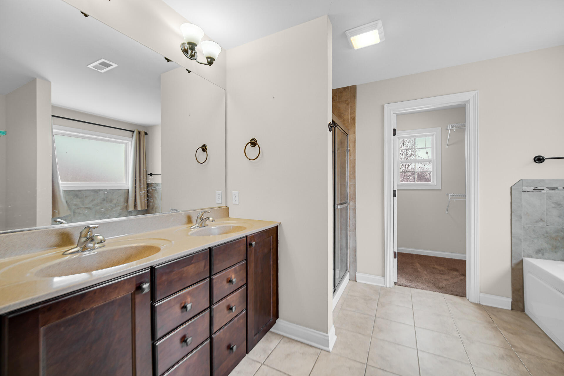 8 W Shakespeare Drive, Valparaiso, IN 46385; Image #19
