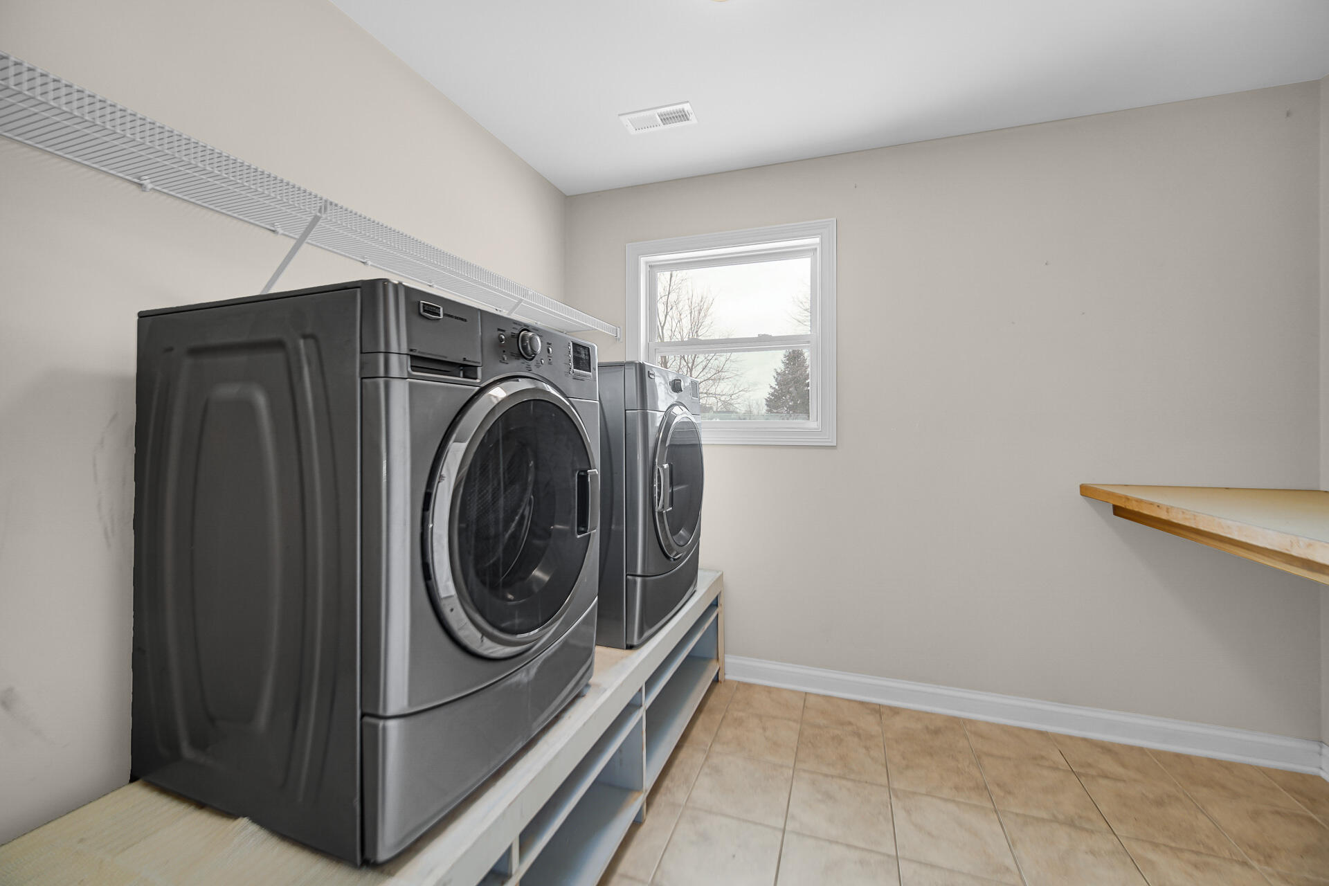 8 W Shakespeare Drive, Valparaiso, IN 46385; Image #21