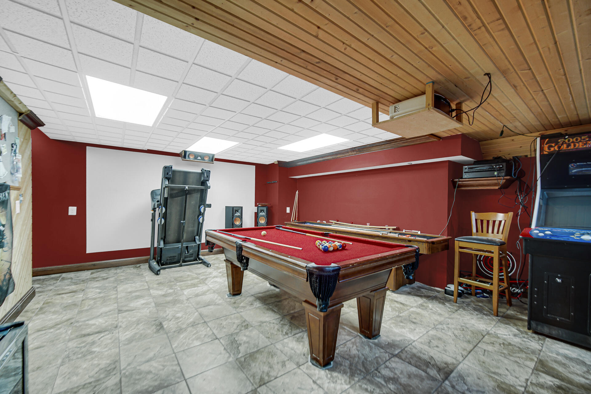 8 W Shakespeare Drive, Valparaiso, IN 46385; Image #23