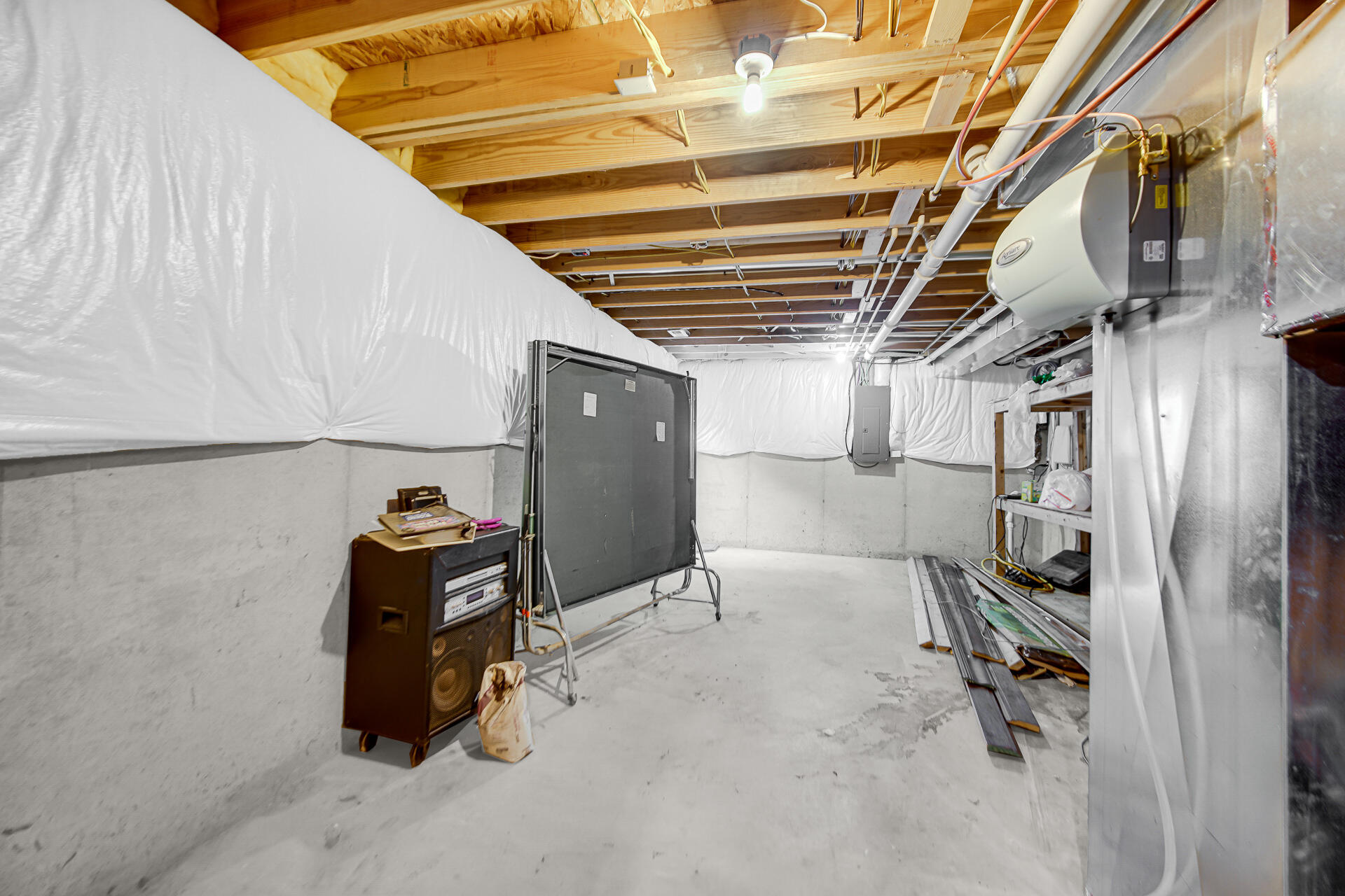 8 W Shakespeare Drive, Valparaiso, IN 46385; Image #25