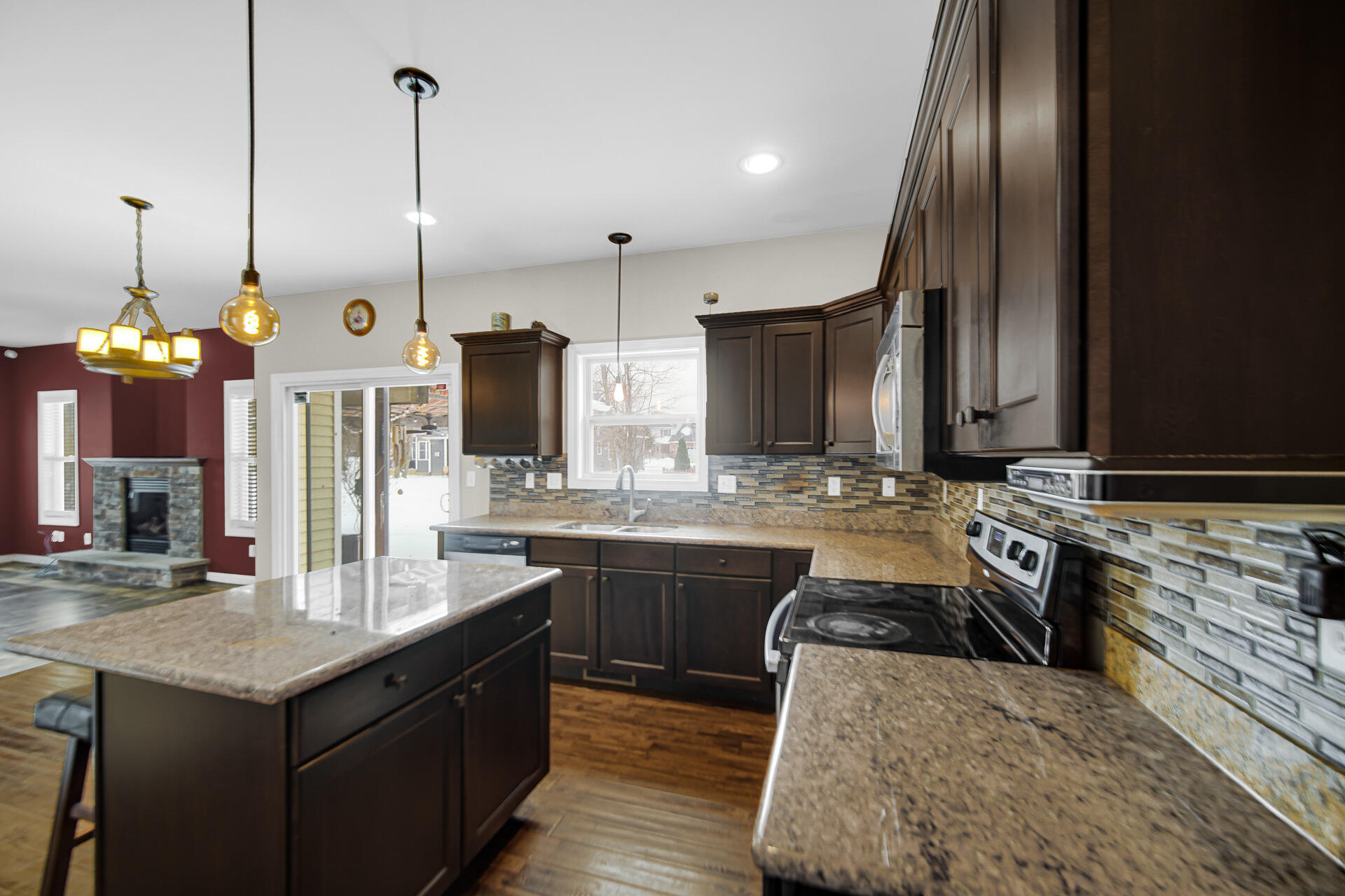 8 W Shakespeare Drive, Valparaiso, IN 46385; Image #4