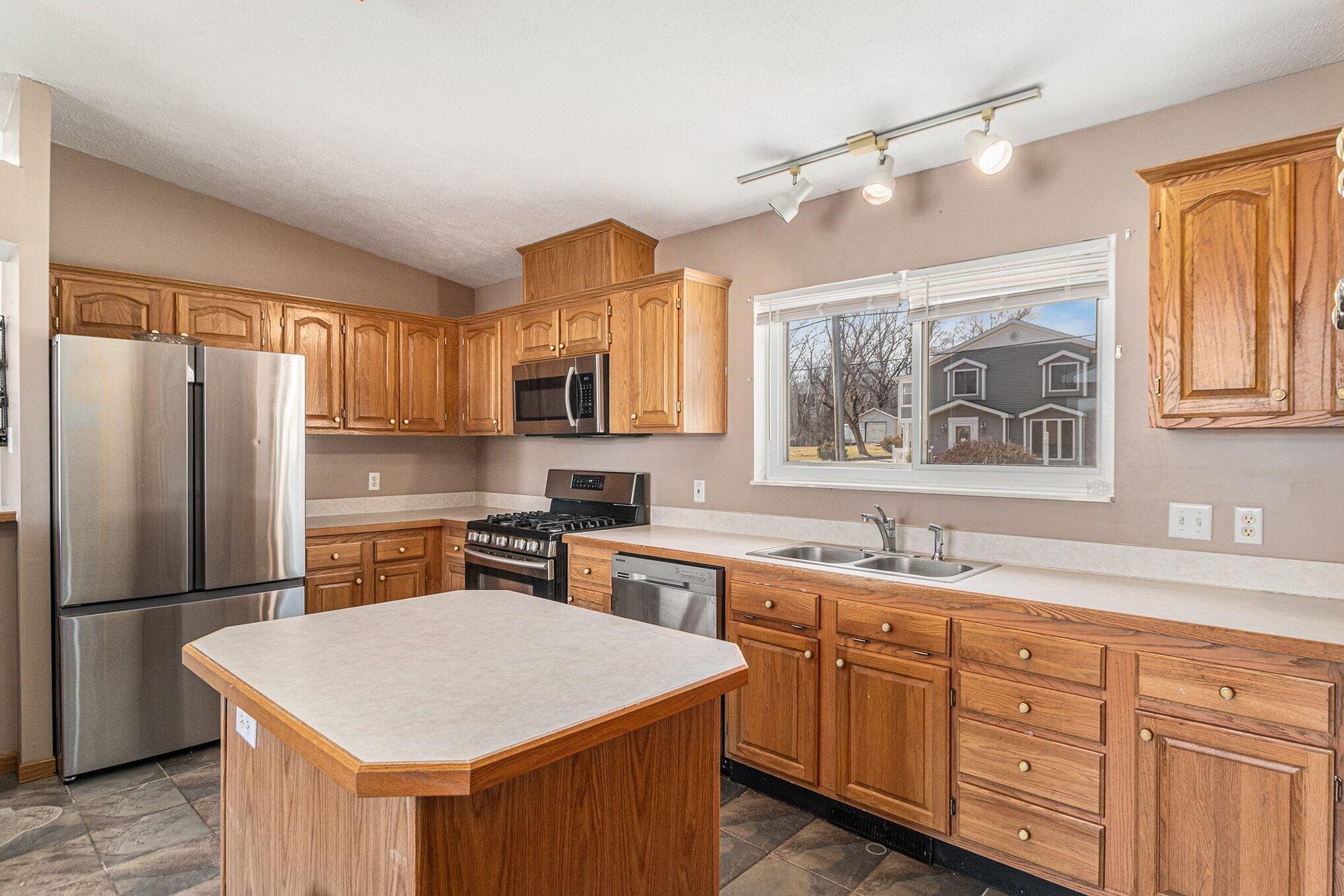 33 S 600 W, Hebron, IN 46341; Image #14