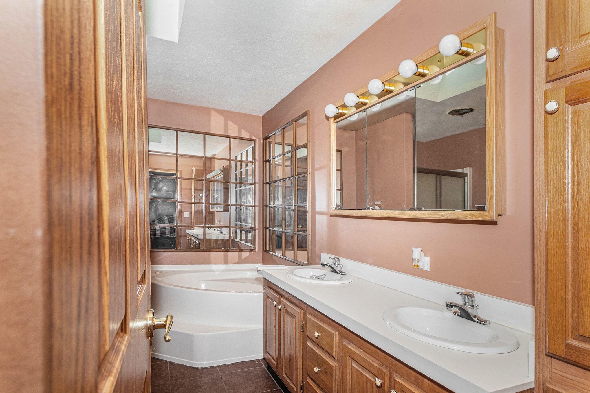 33 S 600 W, Hebron, IN 46341; Image #18