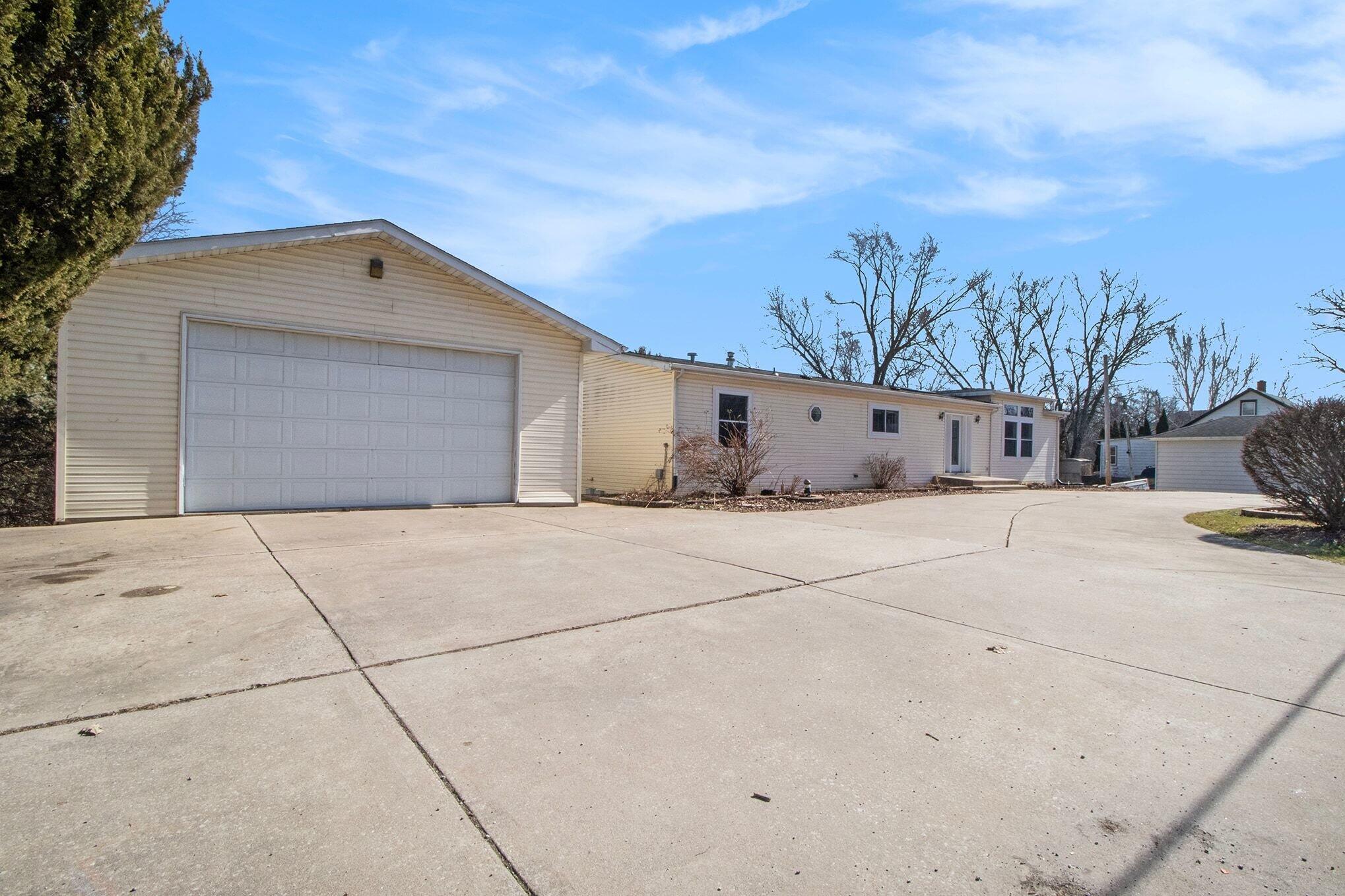 33 S 600 W, Hebron, IN 46341; Image #5