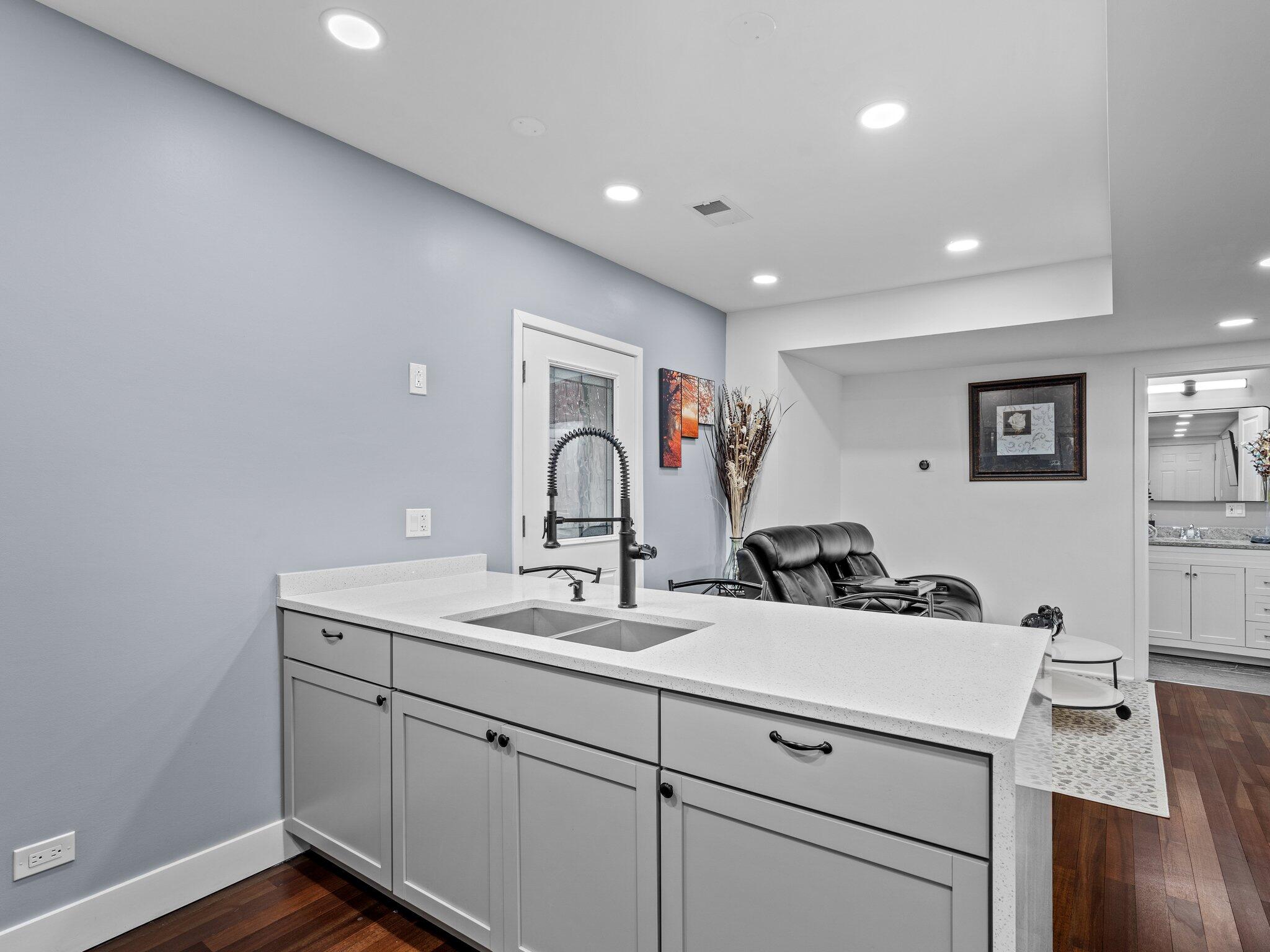 4004 Euclid Avenue, East Chicago, IN 46312; Image #28