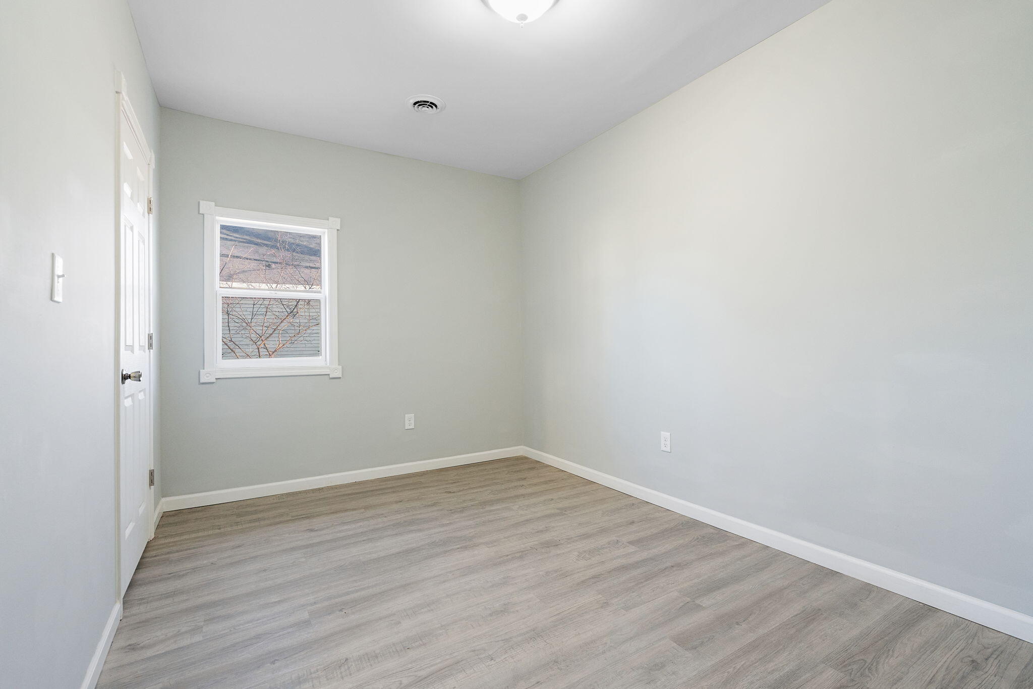 361 Madison Street, Gary, IN 46402; Image #9