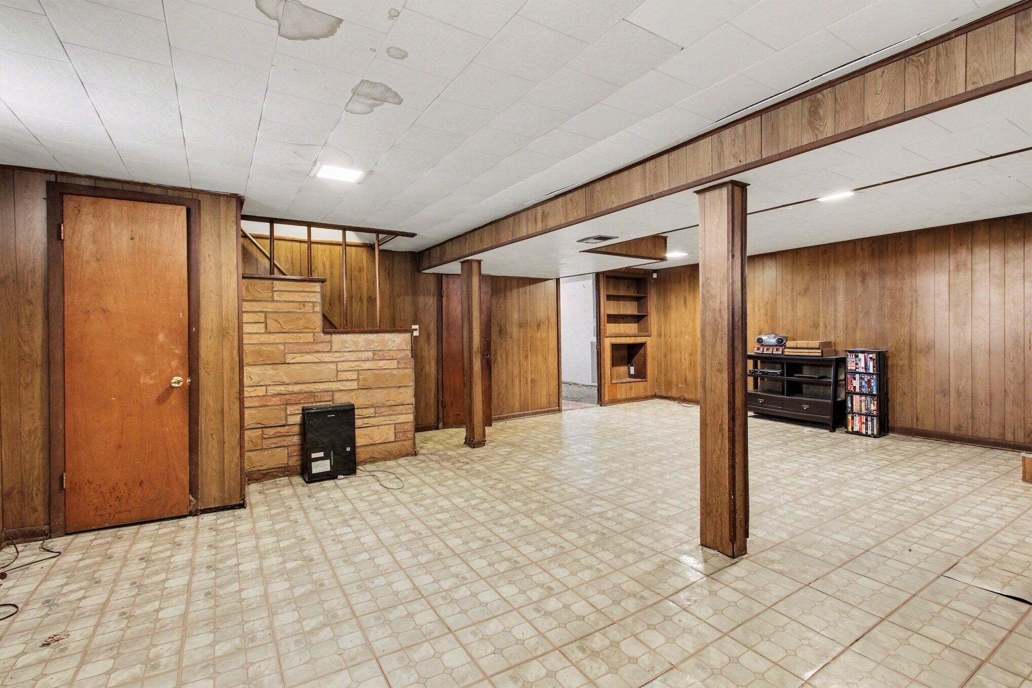 1741 Cleveland Street, Gary, IN 46404; Image #13