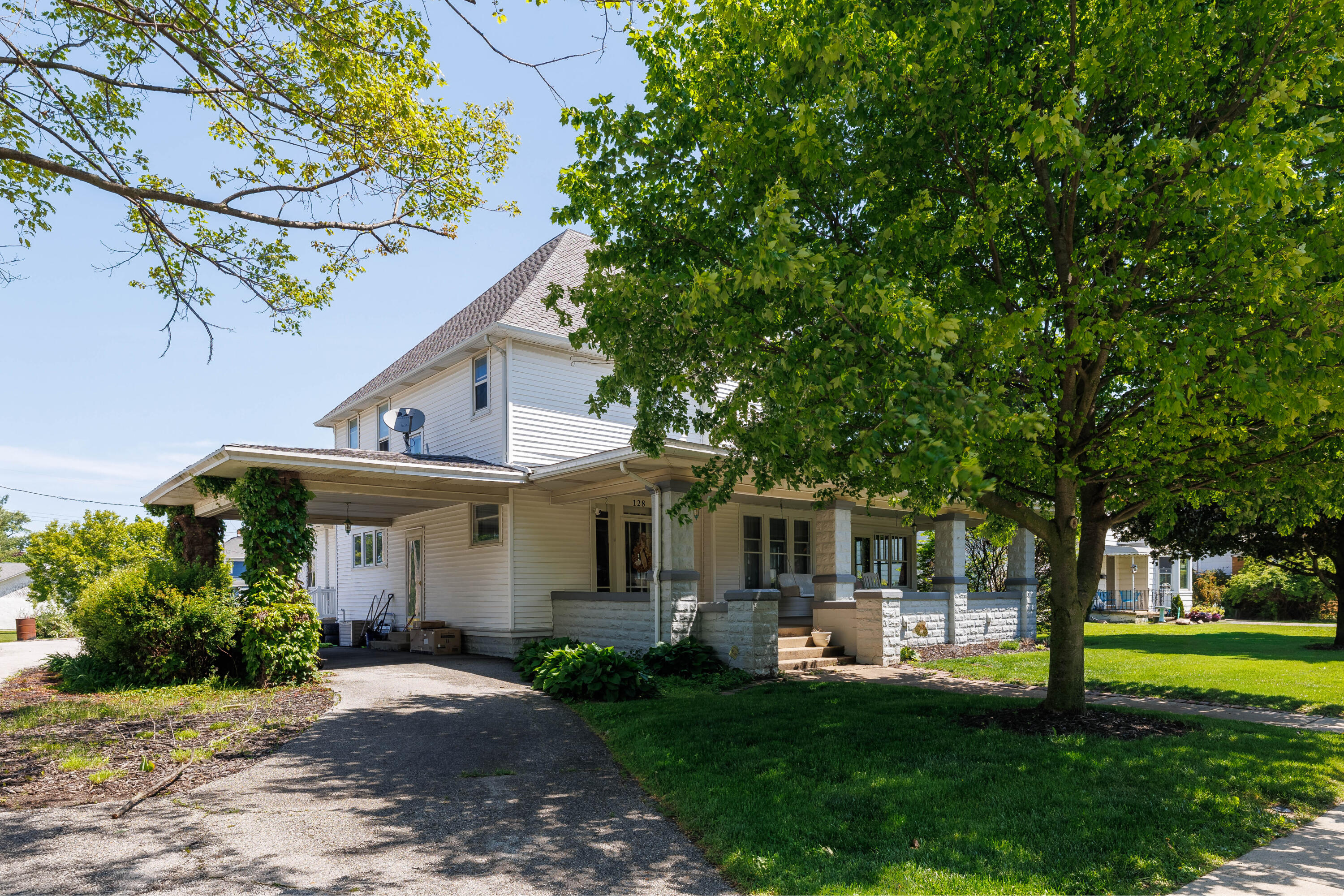128 E Main Street, Brook, IN 47922; Image #4