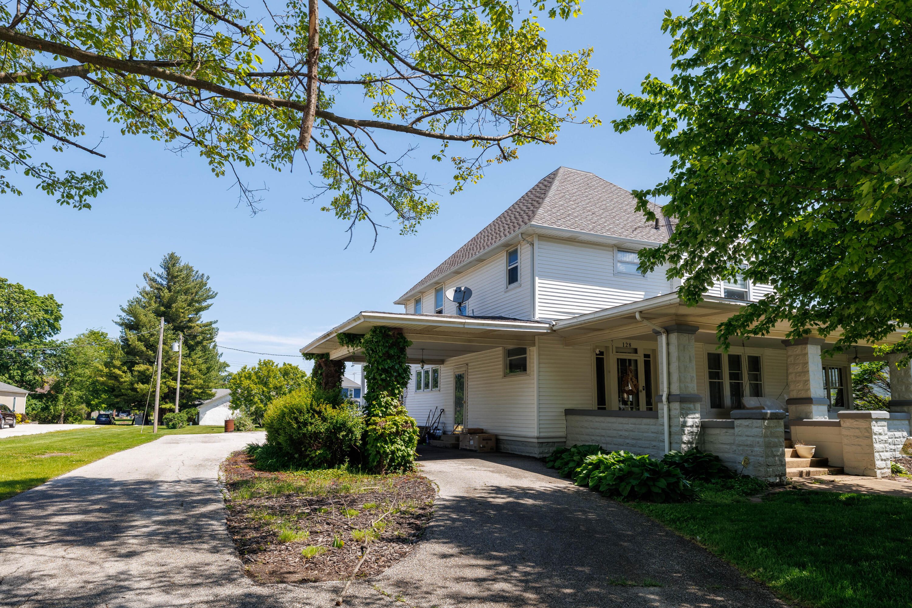 128 E Main Street, Brook, IN 47922; Image #5