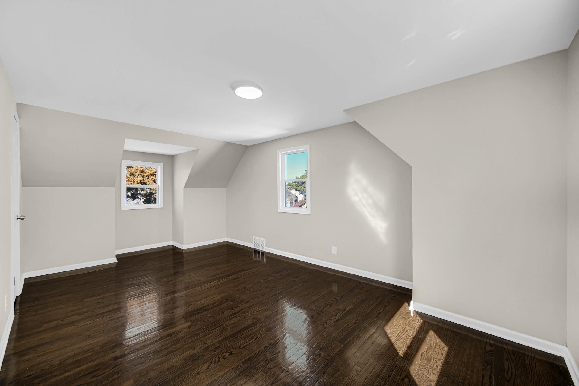 357 Taft Place, Gary, IN 46404; Image #10