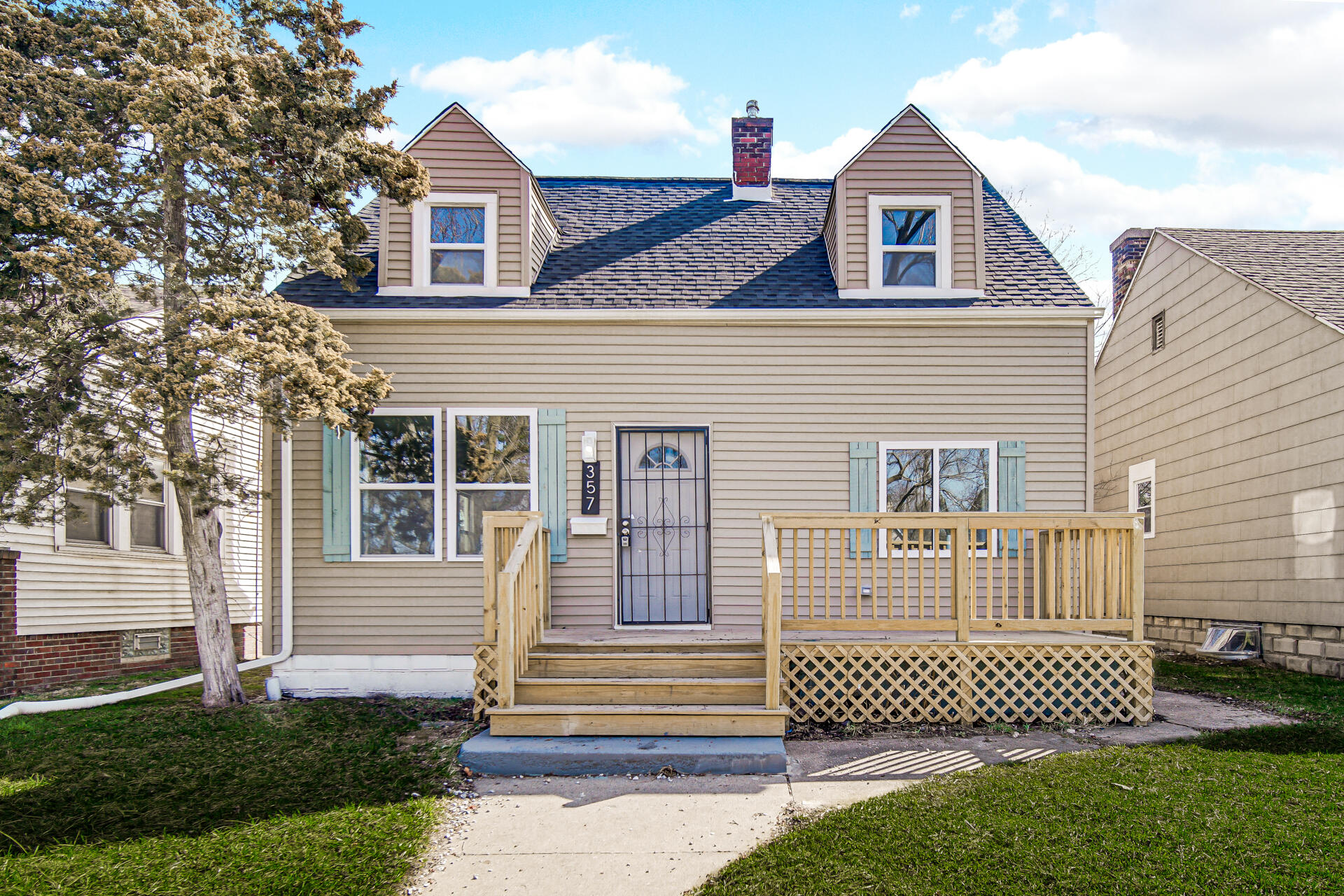 357 Taft Place, Gary, IN 46404; Image #2