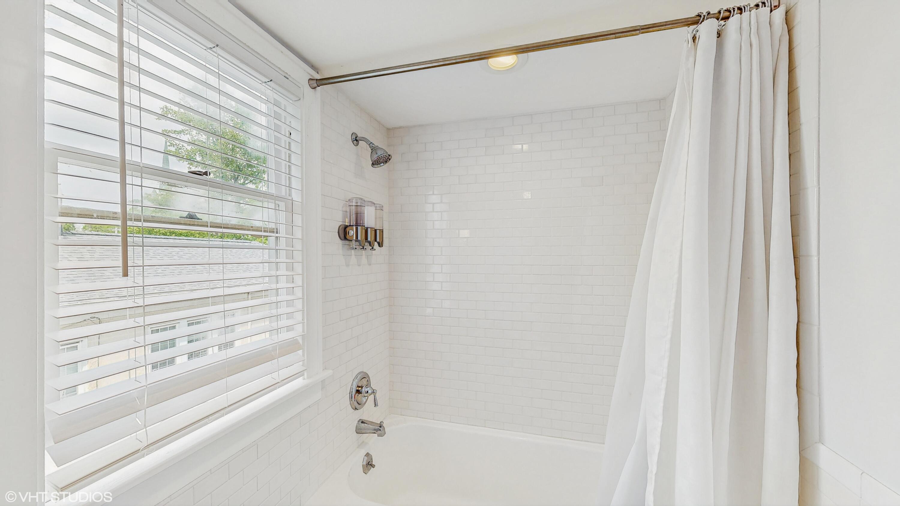 301 Washington Street, Valparaiso, IN 46383; Image #50