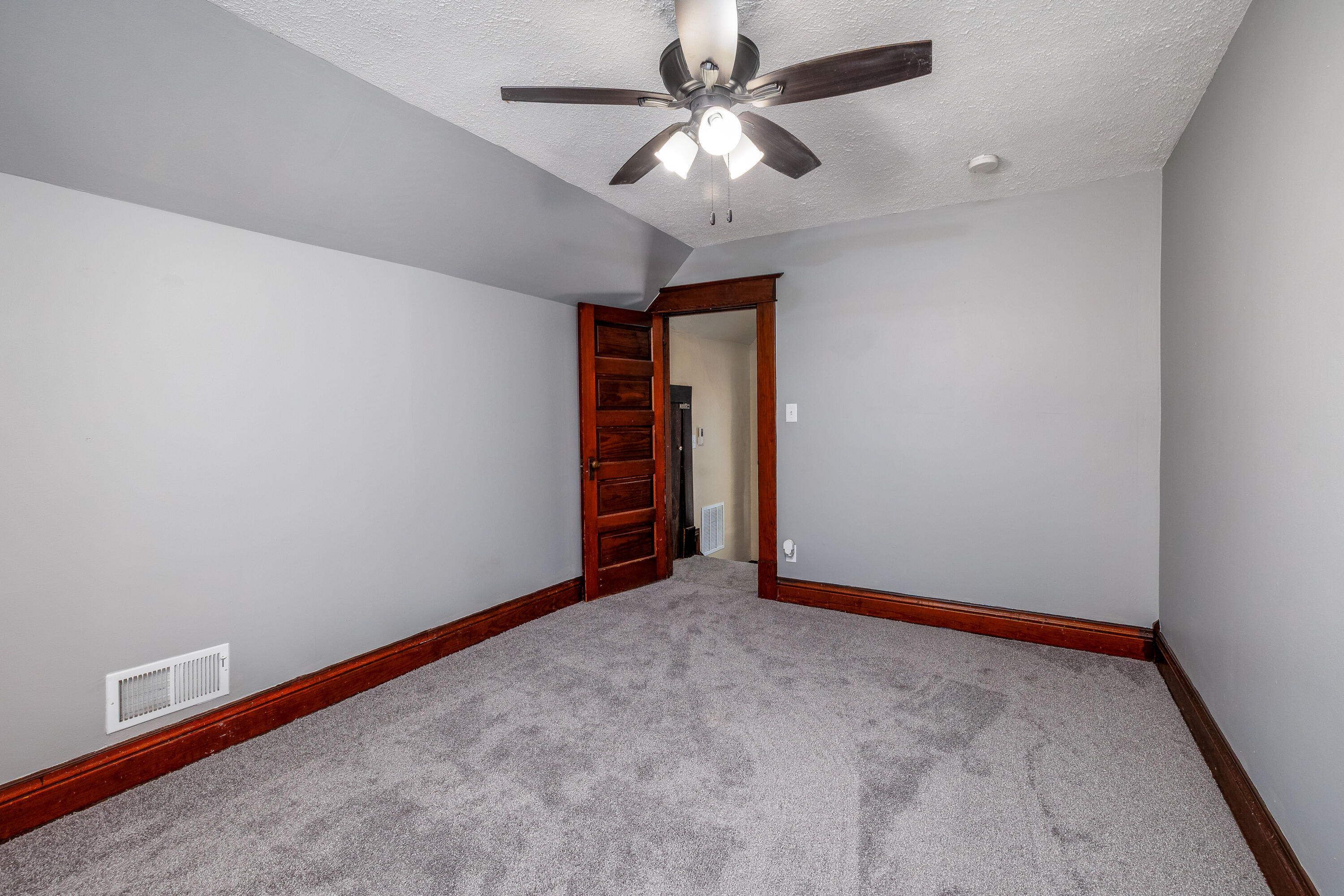 103 W Lincoln Street, Kentland, IN 47951; Image #22