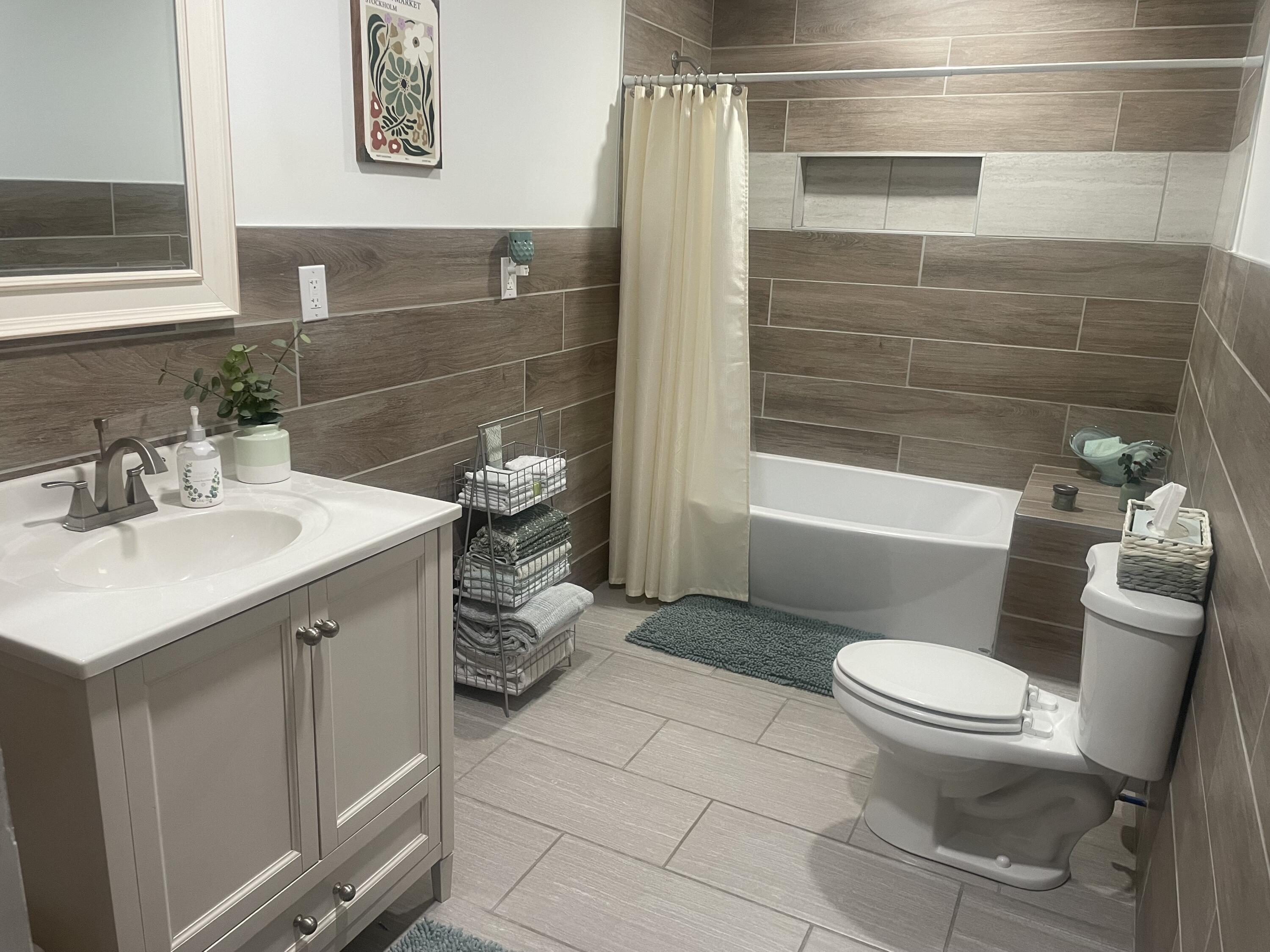 2715 Fayette Street, Lake Station, IN 46405; Image #14