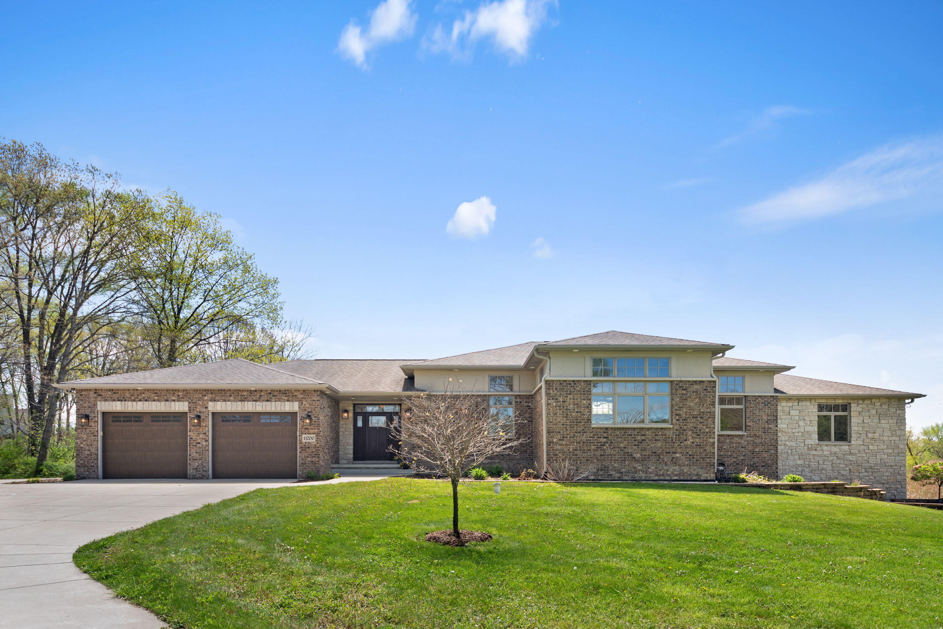 11700 Westvalley Drive, Crown Point, IN 46307; Image #2