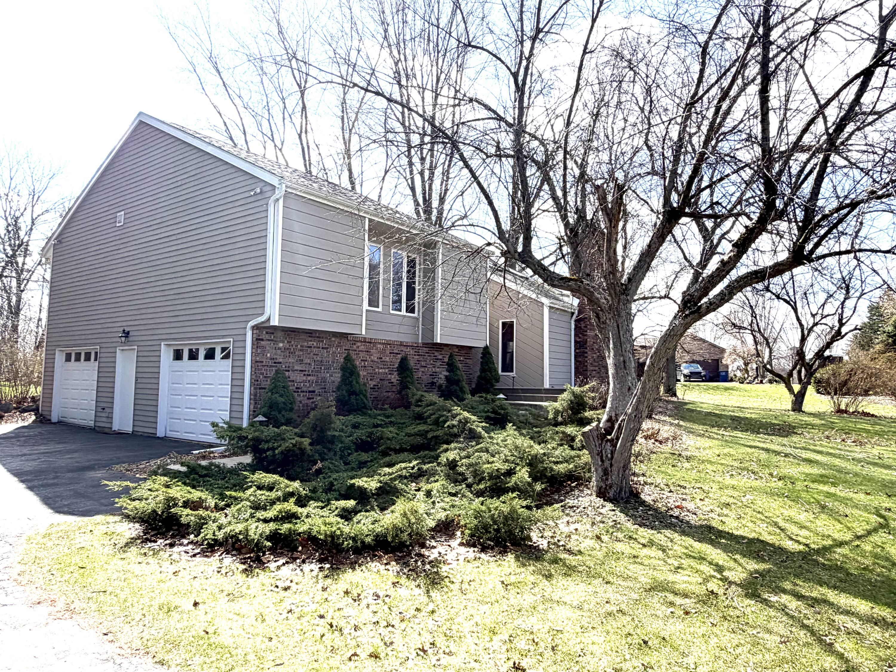 1587 N Rustic Drive, La Porte, IN 46350; Image #8