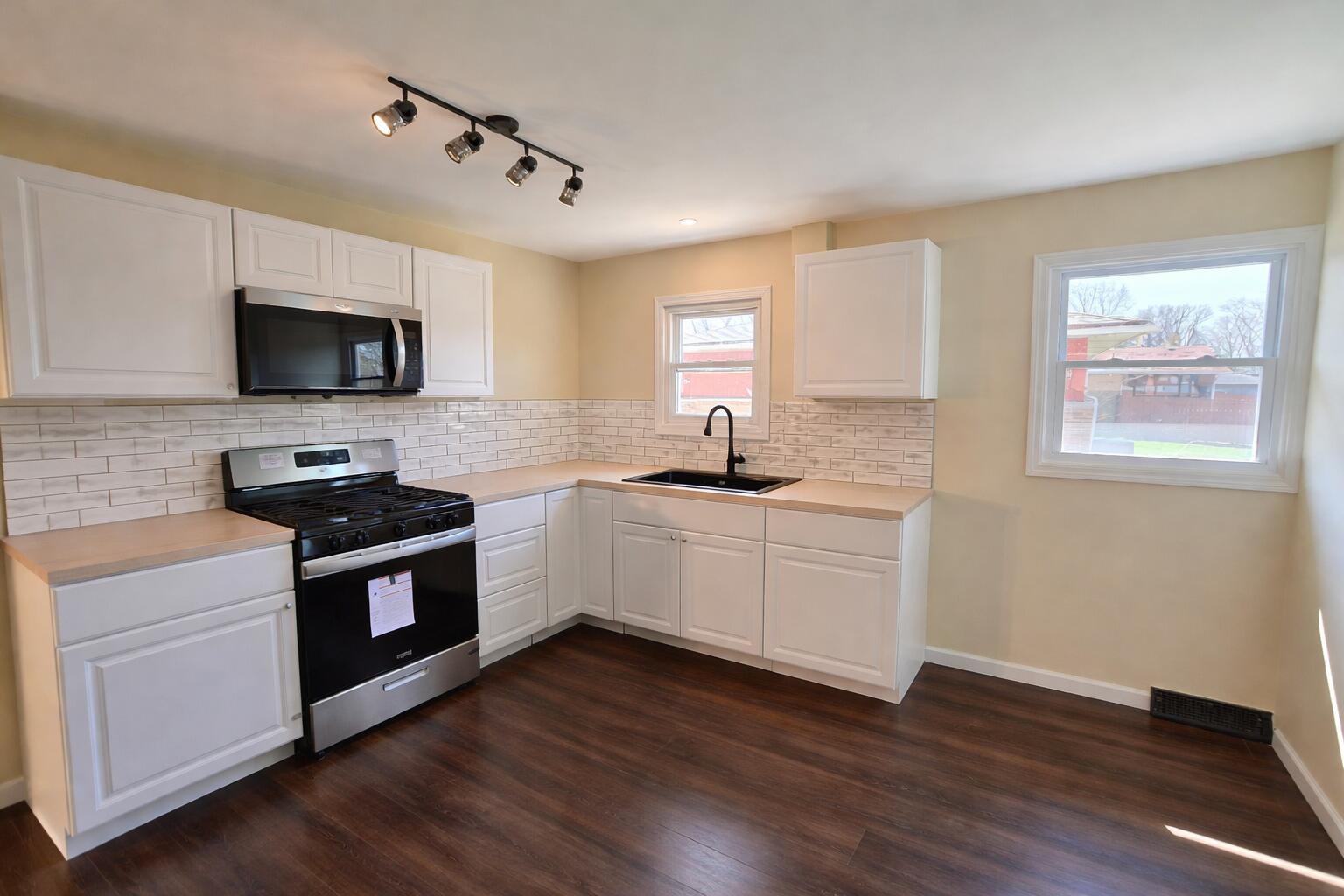 5768 Roosevelt Place, Merrillville, IN 46410; Image #4