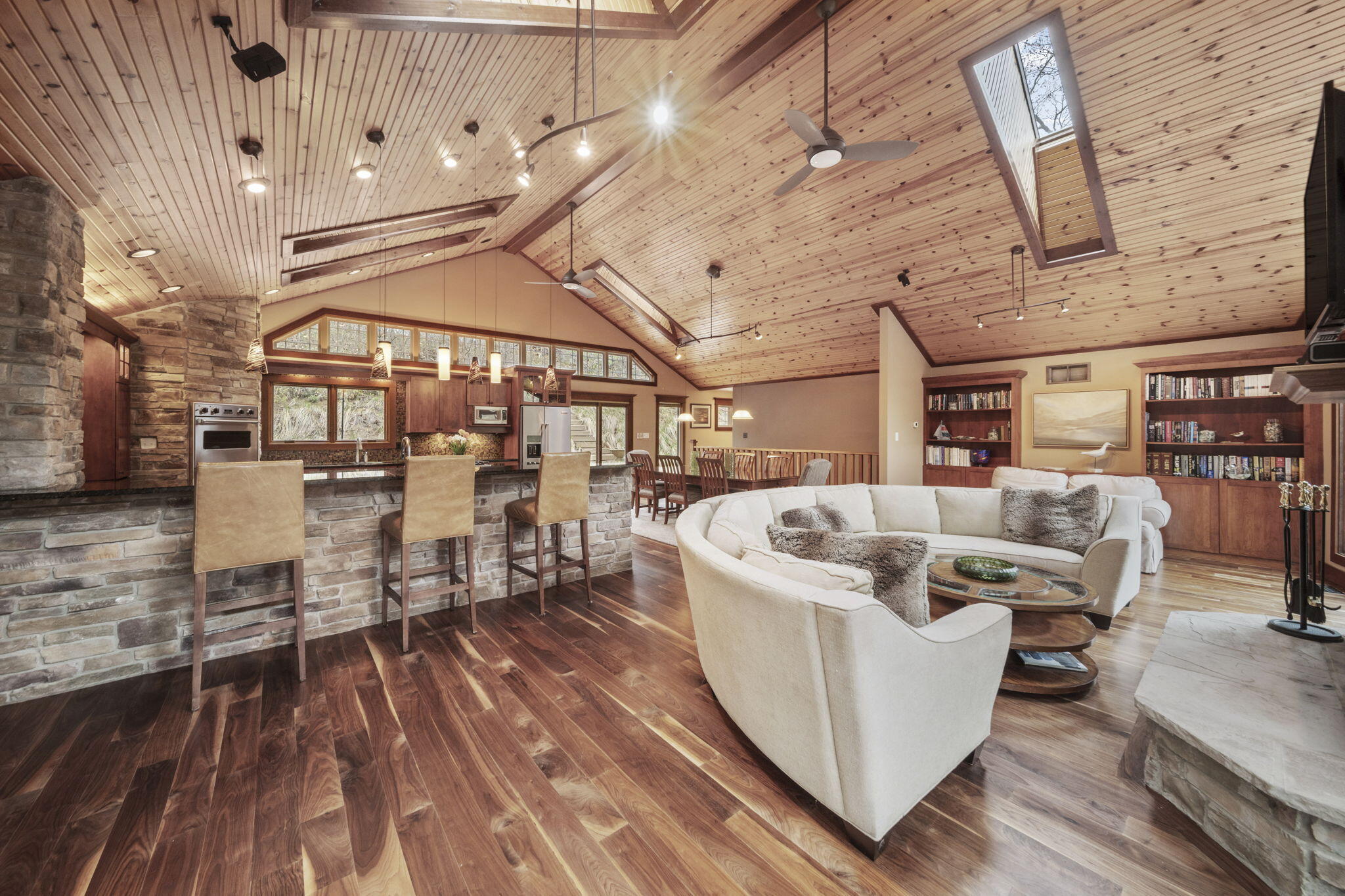 804 E Wilson Avenue, Beverly Shores, IN 46301; Image #3