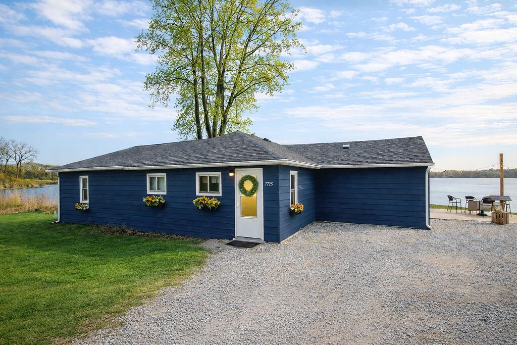 7715 N Spruce Lane, New Carlisle, IN 46552; Image #2