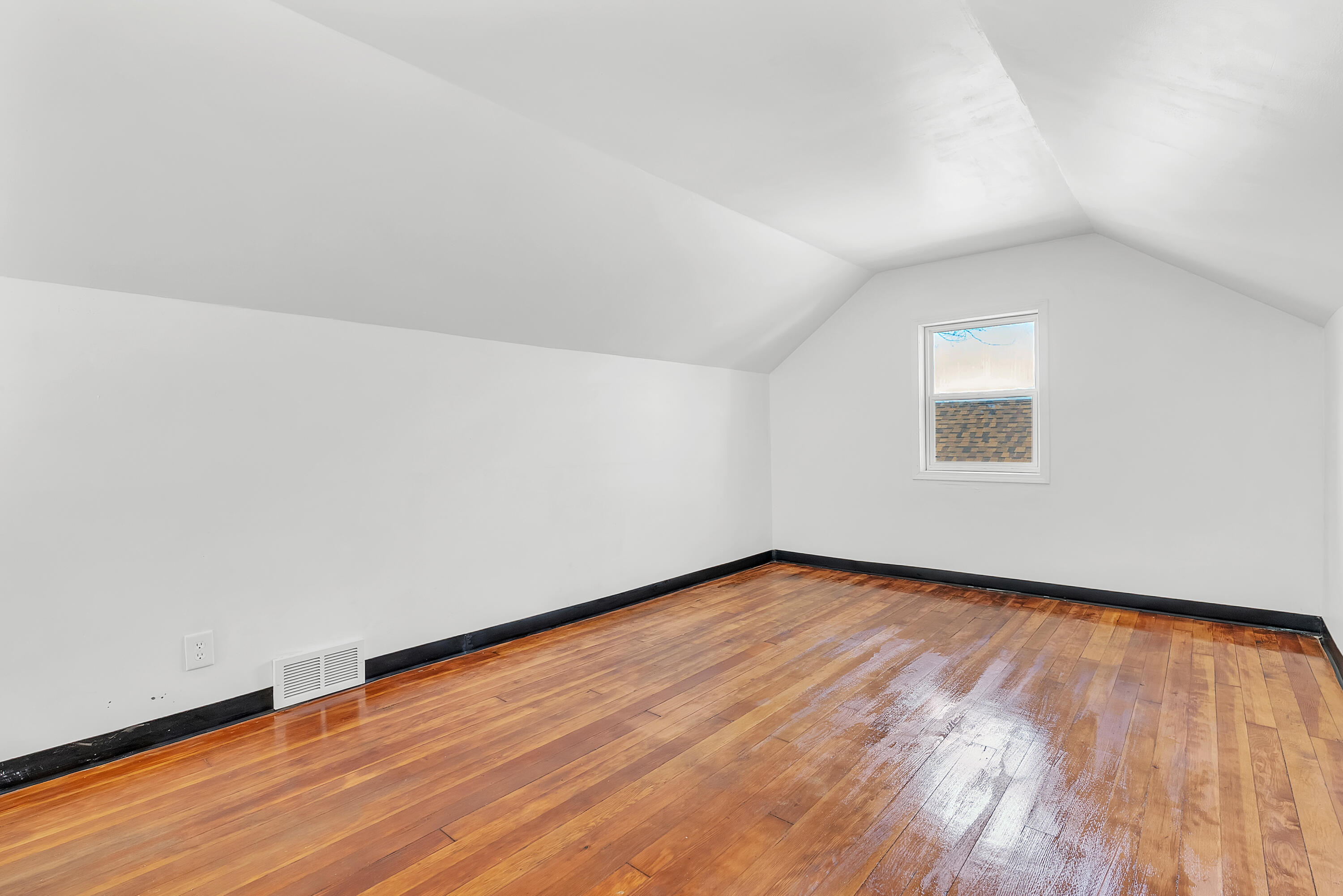 263 Rutledge Street, Gary, IN 46404; Image #17