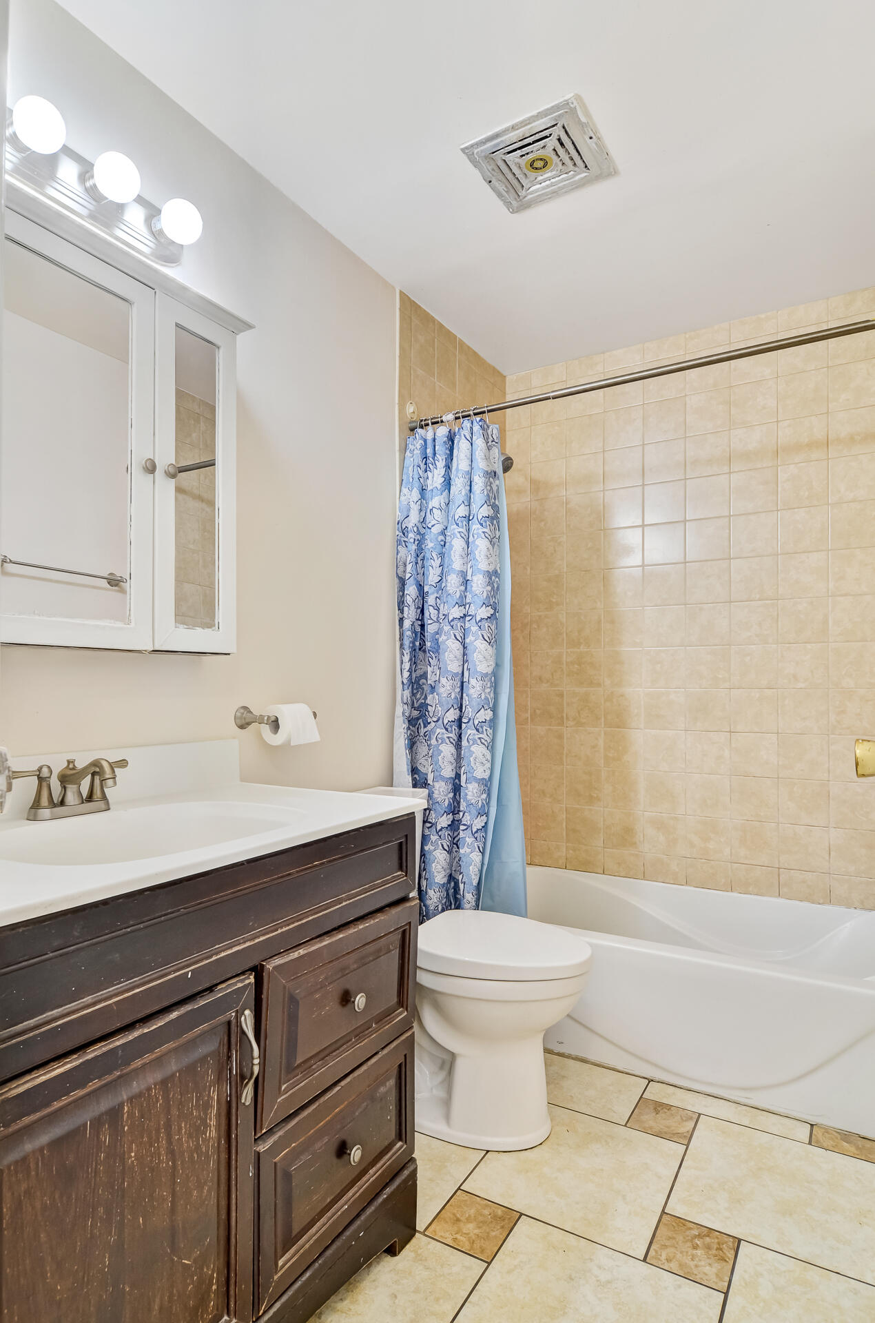 7204 Schneider Avenue, Hammond, IN 46323; Image #15