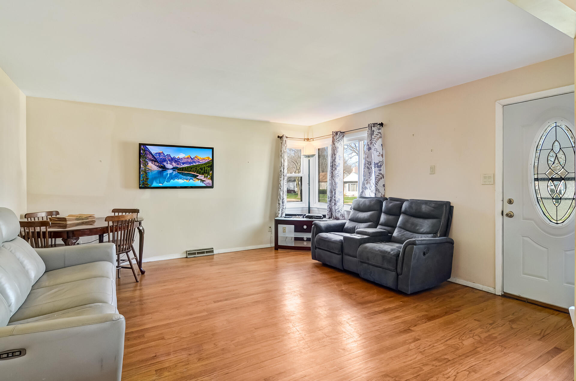 7204 Schneider Avenue, Hammond, IN 46323; Image #6