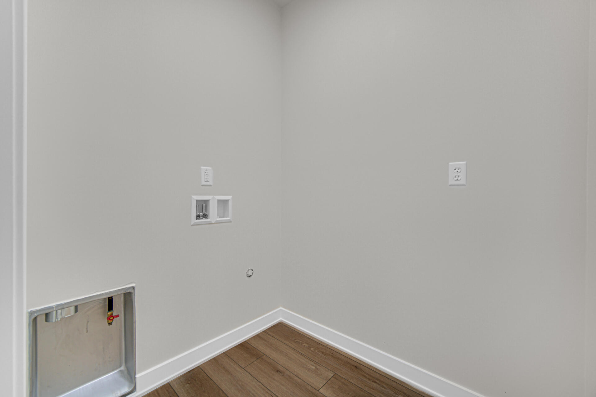 3941 Riverdale Avenue, Lake Station, IN 46405; Image #19