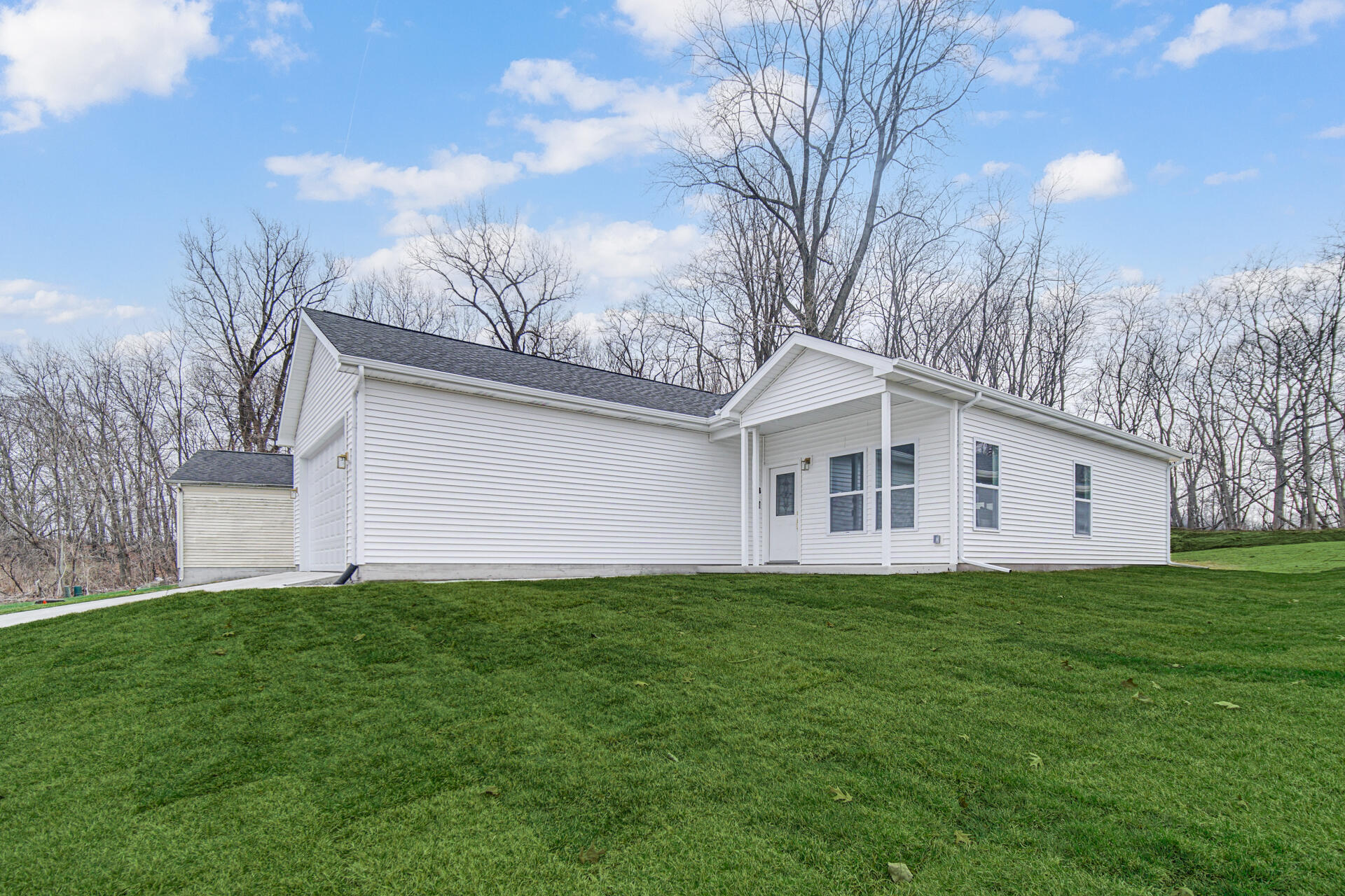 3941 Riverdale Avenue, Lake Station, IN 46405; Image #3