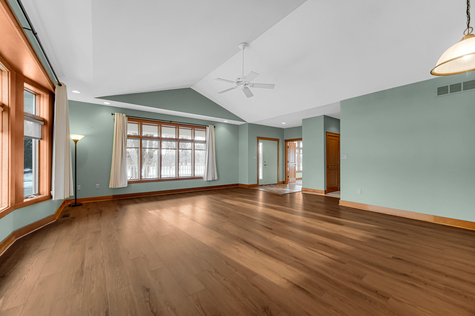 2425 Dickinson Road, Chesterton, IN 46304; Image #8