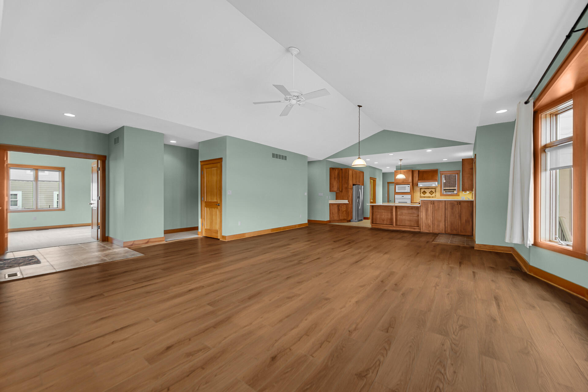2425 Dickinson Road, Chesterton, IN 46304; Image #9