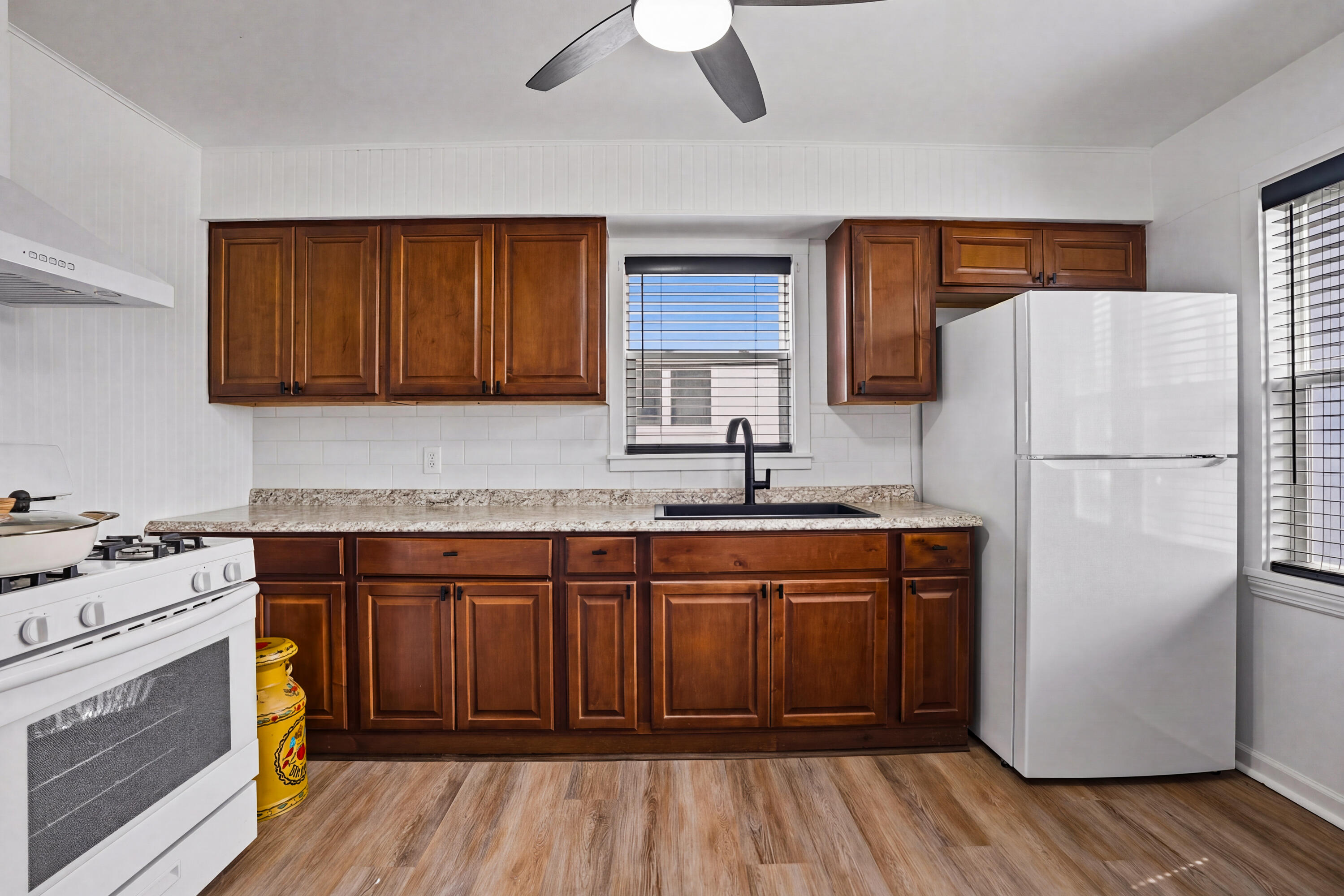 1216 W 37th Place, Hobart, IN 46342; Image #7