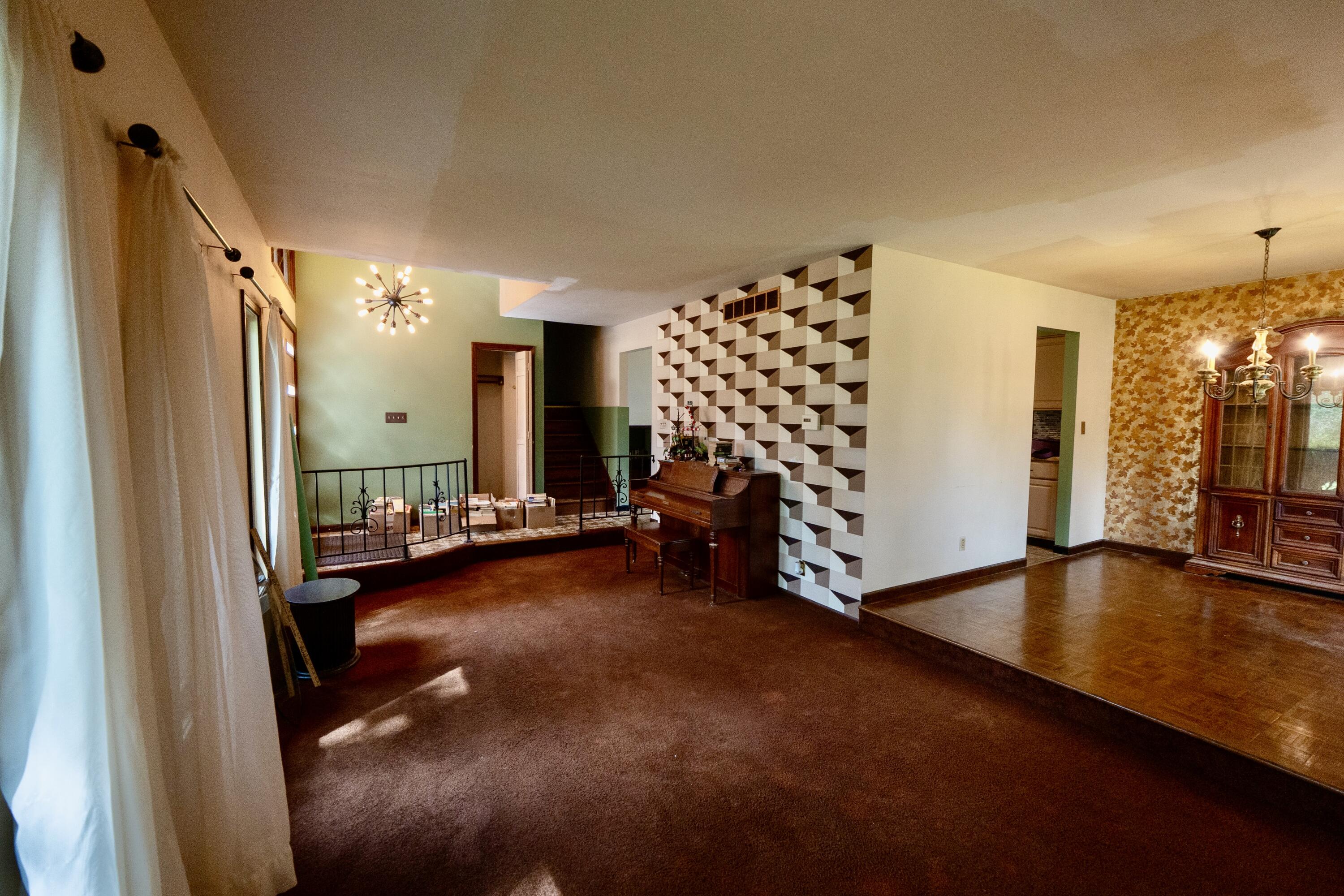1752 Greenview Street, Valparaiso, IN 46383; Image #2