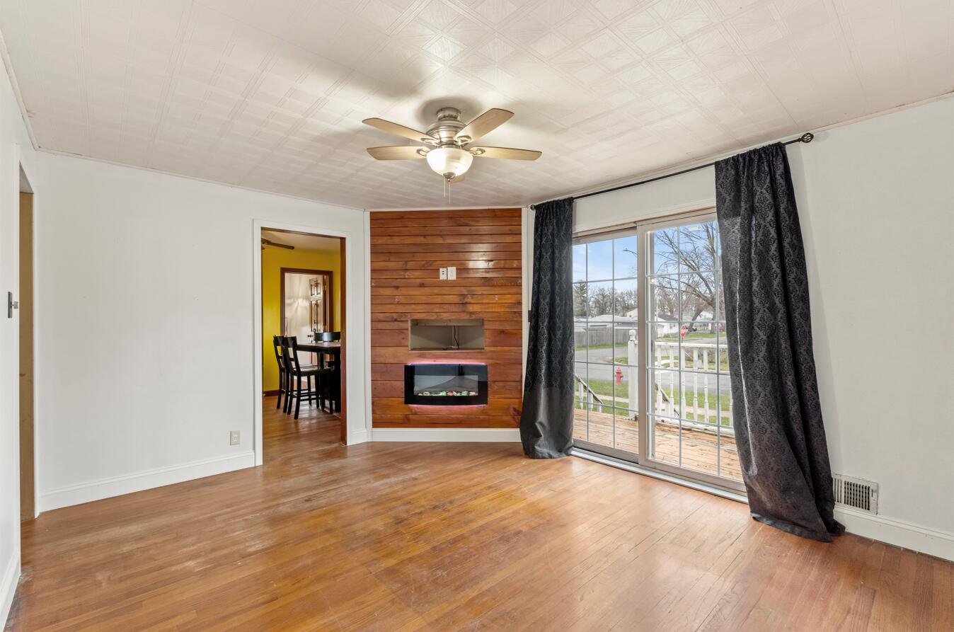 401 Tyler Avenue, Hobart, IN 46342; Image #4
