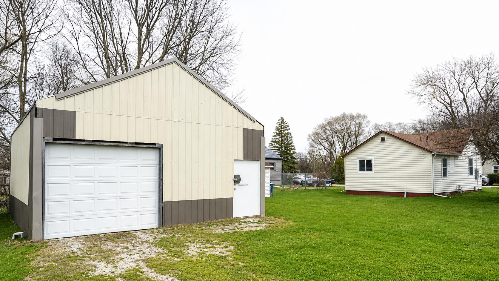 307 S East Street, Knox, IN 46534; Image #17
