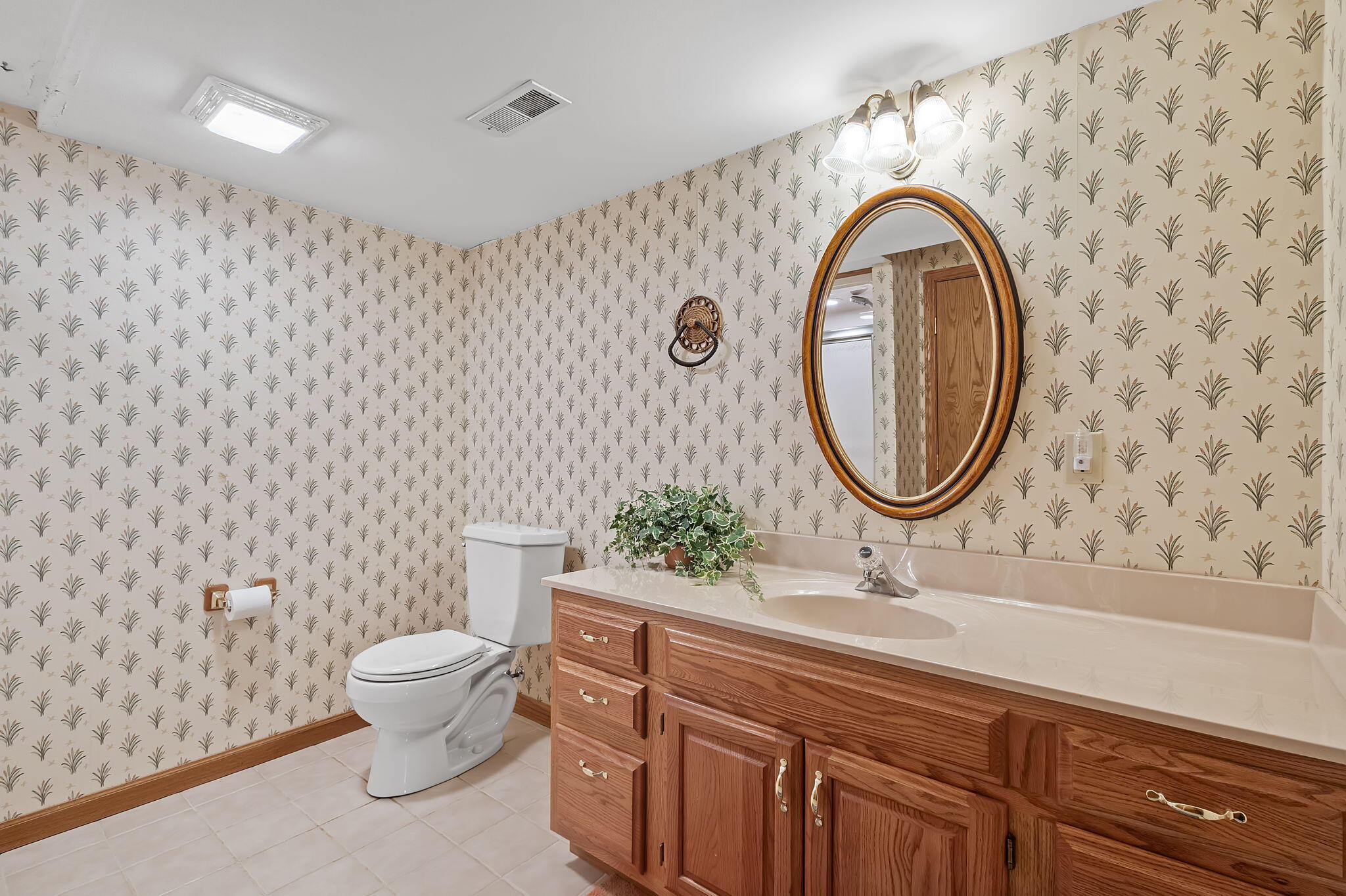 6664 Ridgeview Drive, DeMotte, IN 46310; Image #42