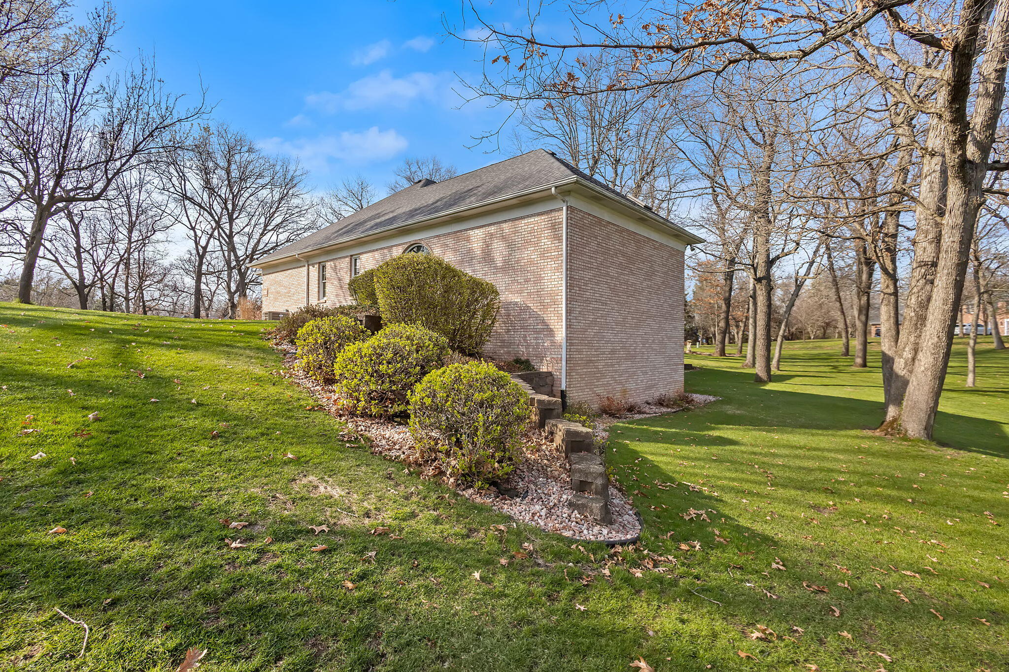 6664 Ridgeview Drive, DeMotte, IN 46310; Image #50