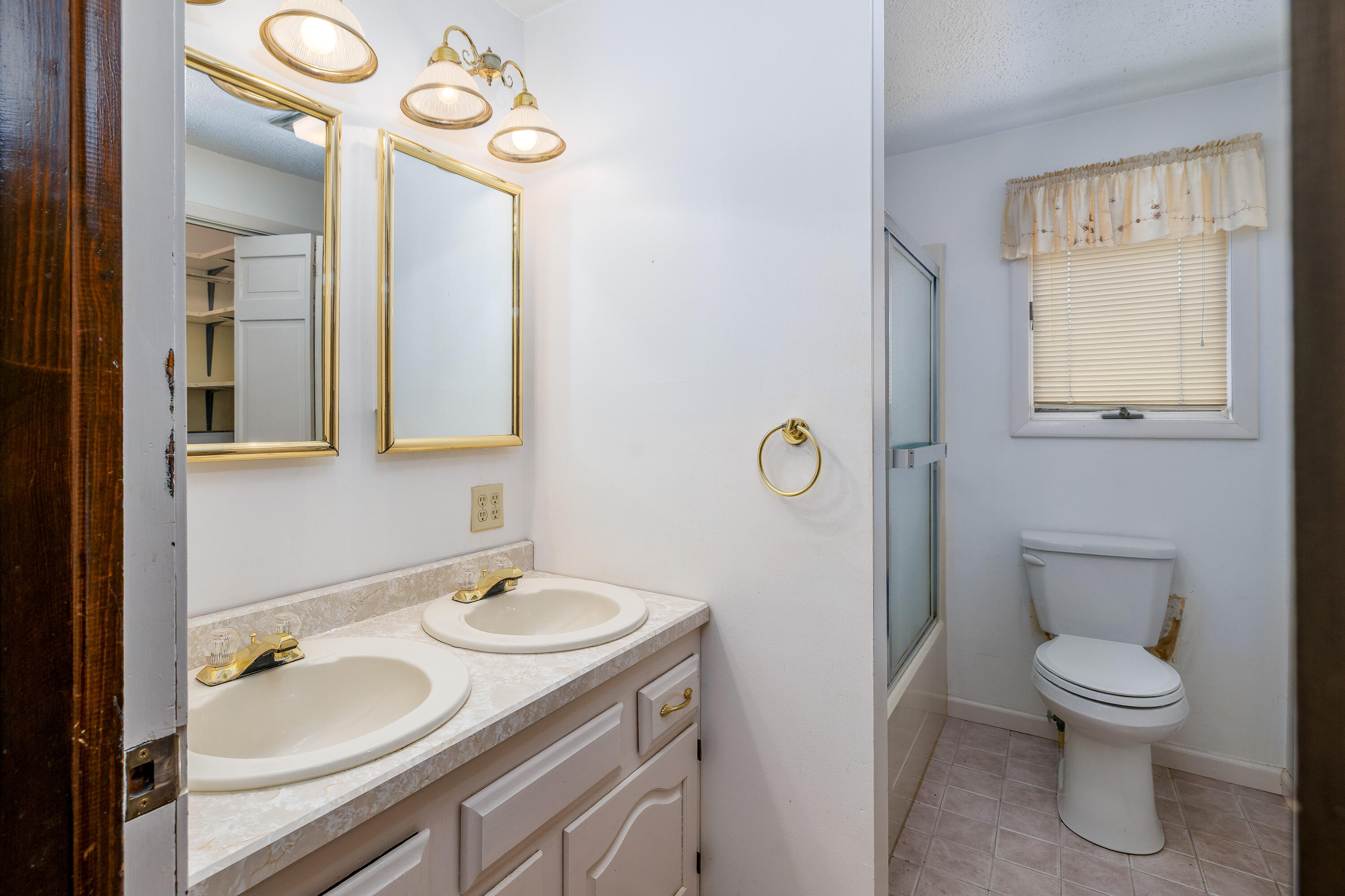 310 E Lincoln Street, Kentland, IN 47951; Image #39