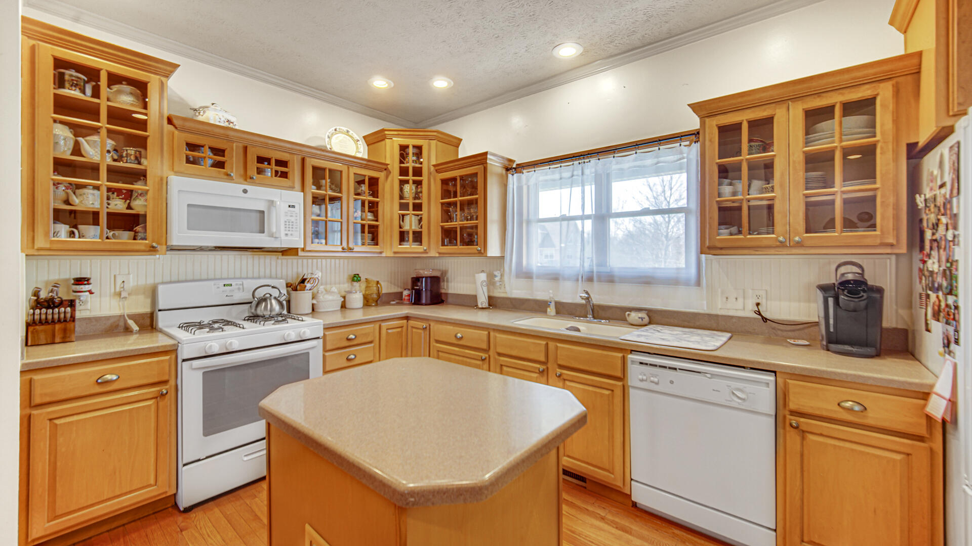 2463 W Rue Du Lac Court, La Porte, IN 46350; Image #6